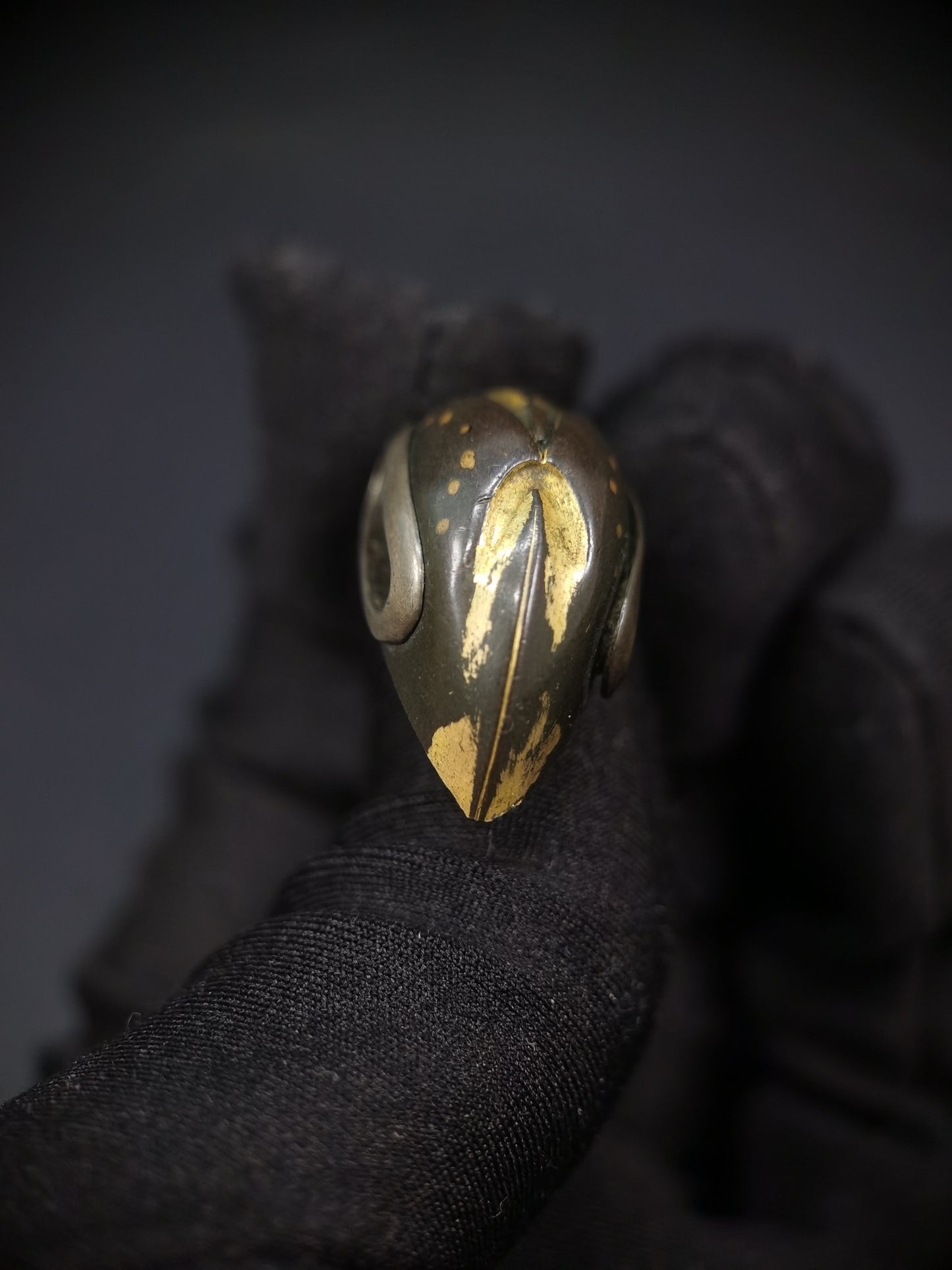 Japanese Shell-shaped Kurikata for Katana Wakziashi Tanto Edo Period Antique H010