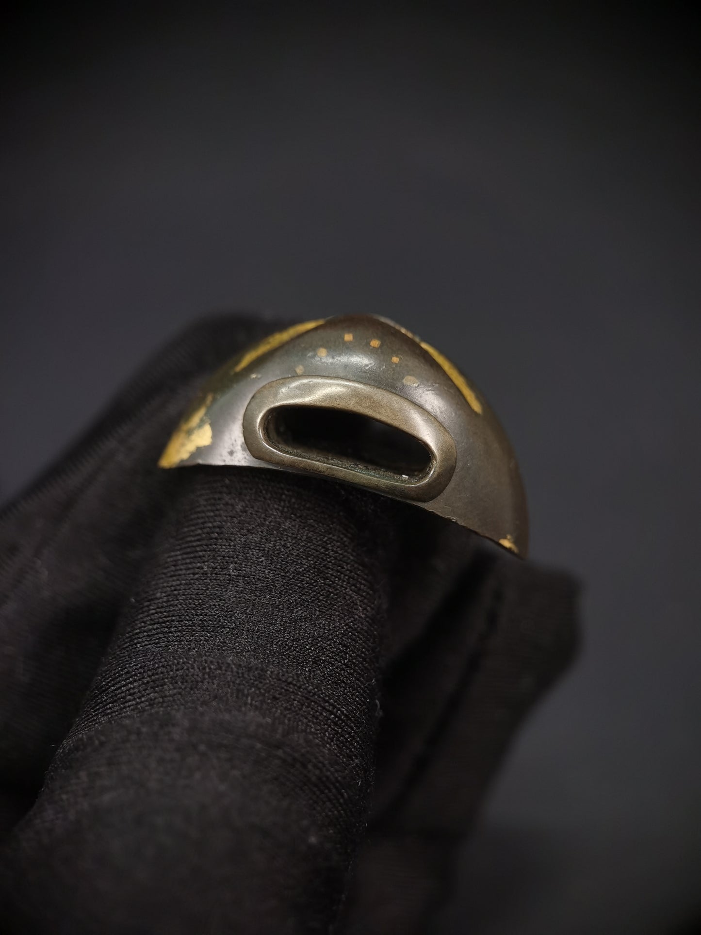 Japanese Shell-shaped Kurikata for Katana Wakziashi Tanto Edo Period Antique H010