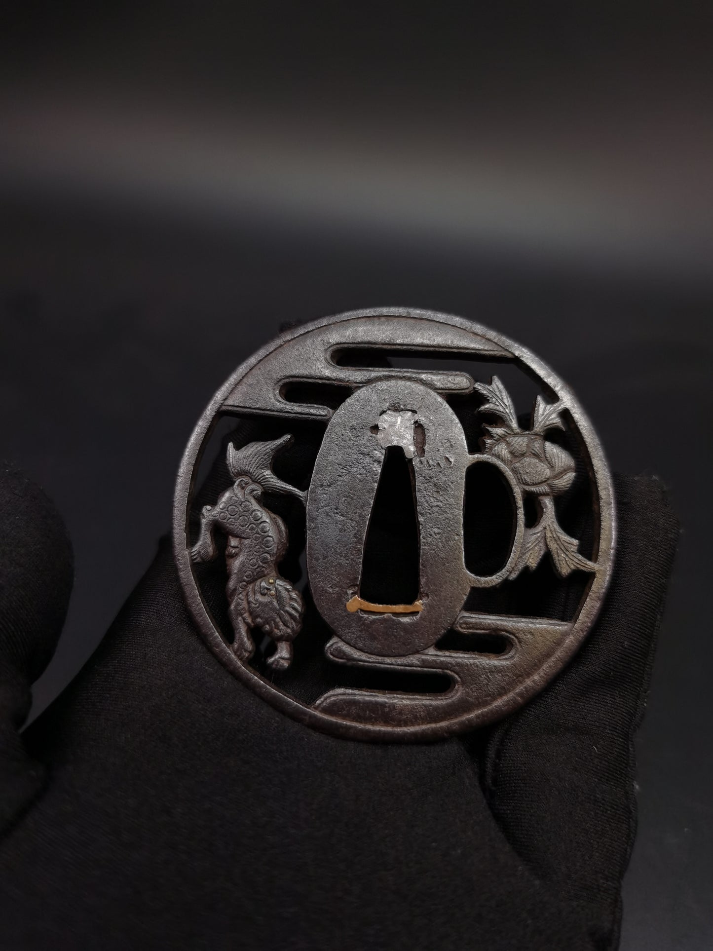 Japanese Lion Dog and Peony Tsuba for Wakzaishi Tanto Edo Period Antique A159