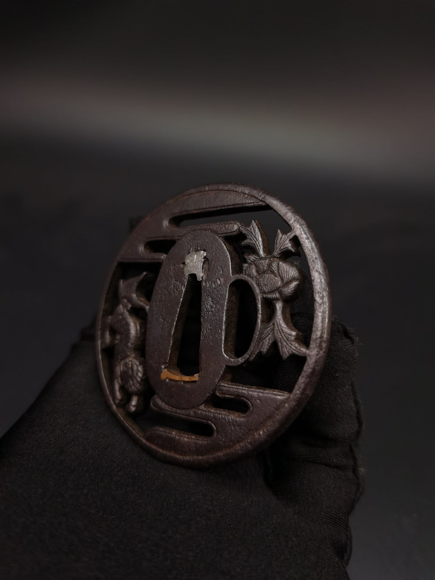 Japanese Lion Dog and Peony Tsuba for Wakzaishi Tanto Edo Period Antique A159