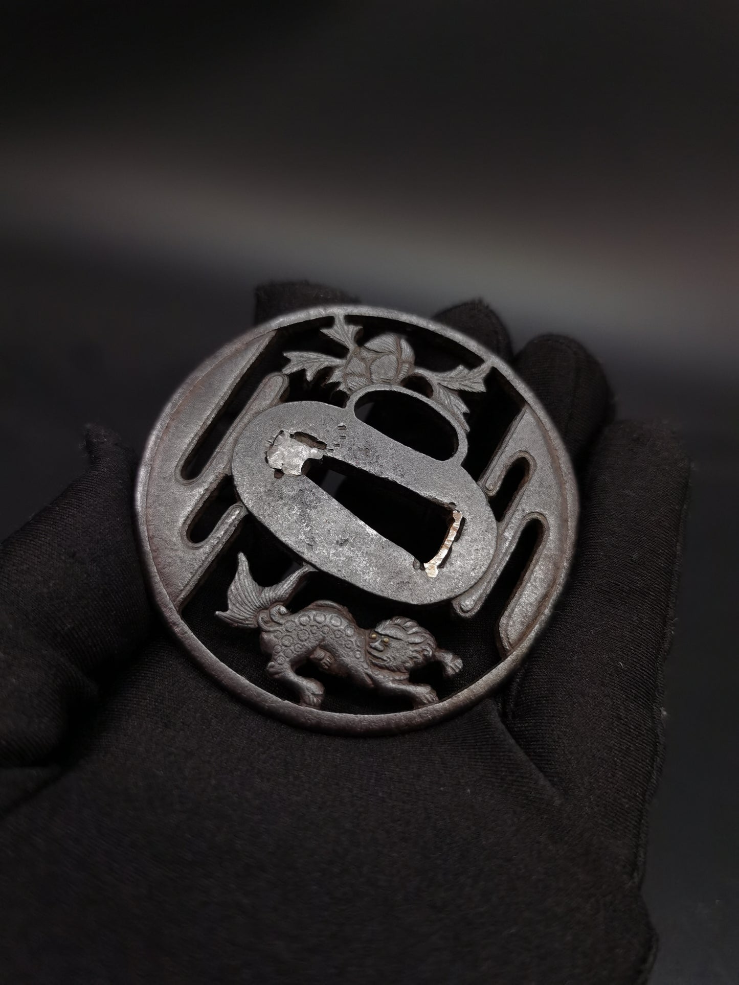 Japanese Lion Dog and Peony Tsuba for Wakzaishi Tanto Edo Period Antique A159