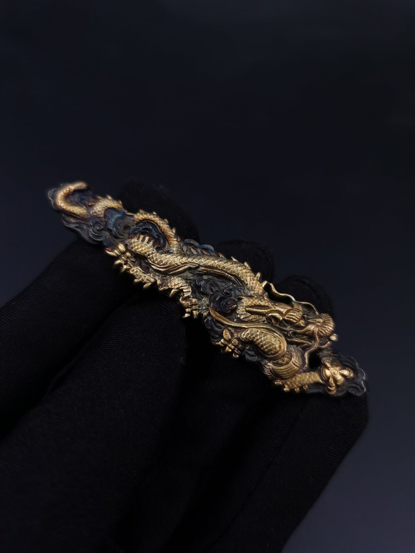 Japanese Type Big Cloud-Dragon Pattern Menuki for Tachi wakziashi Y032
