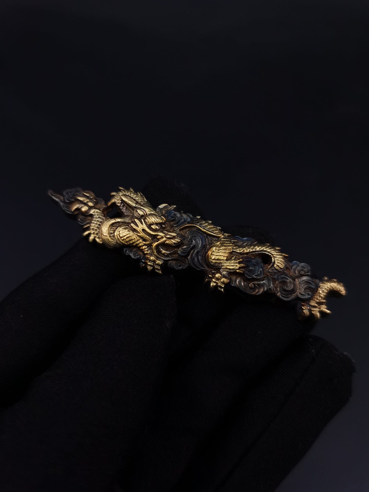 Japanese Type Big Cloud-Dragon Pattern Menuki for Tachi wakziashi Y032