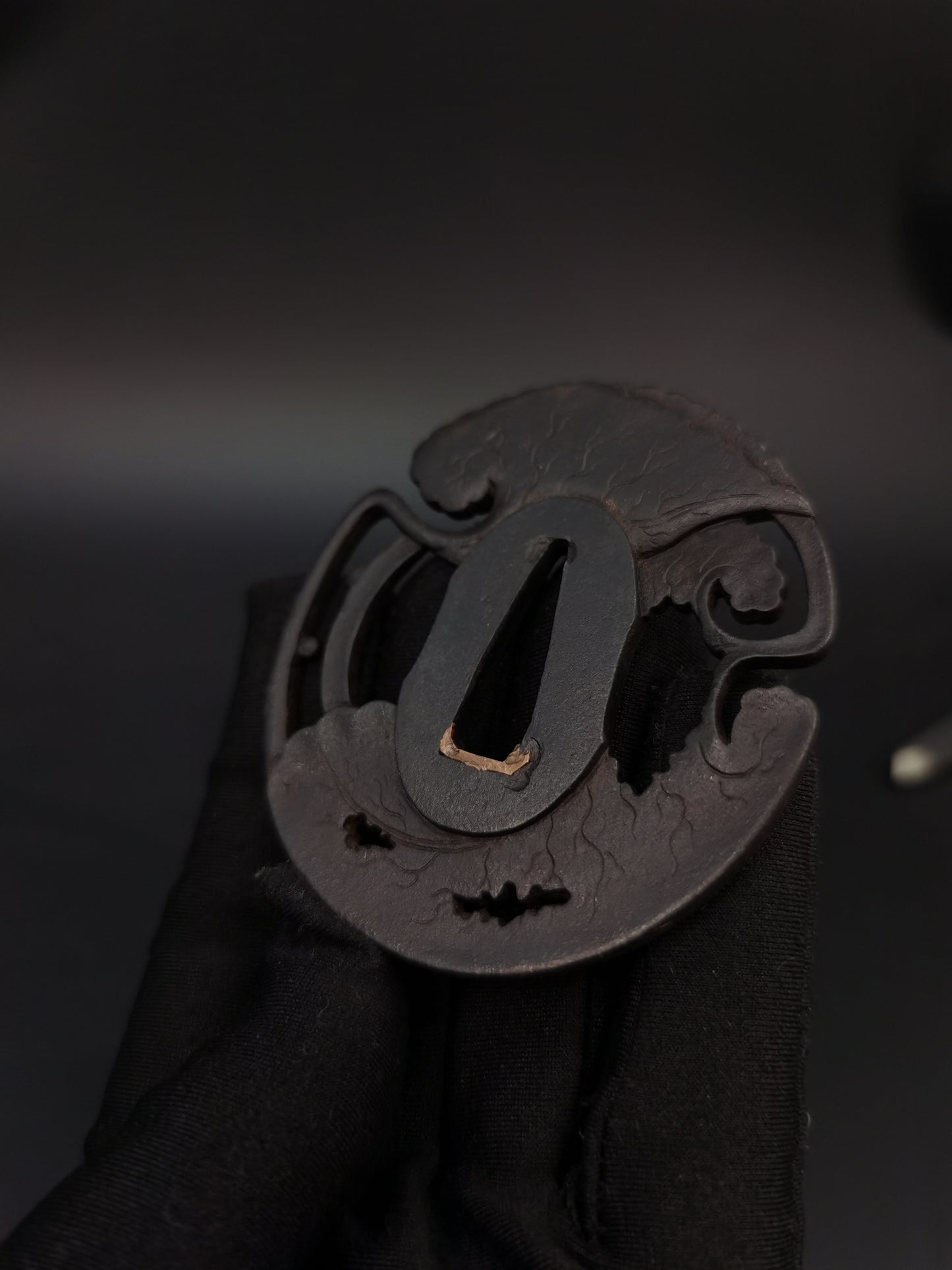 Japanese Leaves Pattern Tsuba for Wakzaishi Edo Period Antique A176