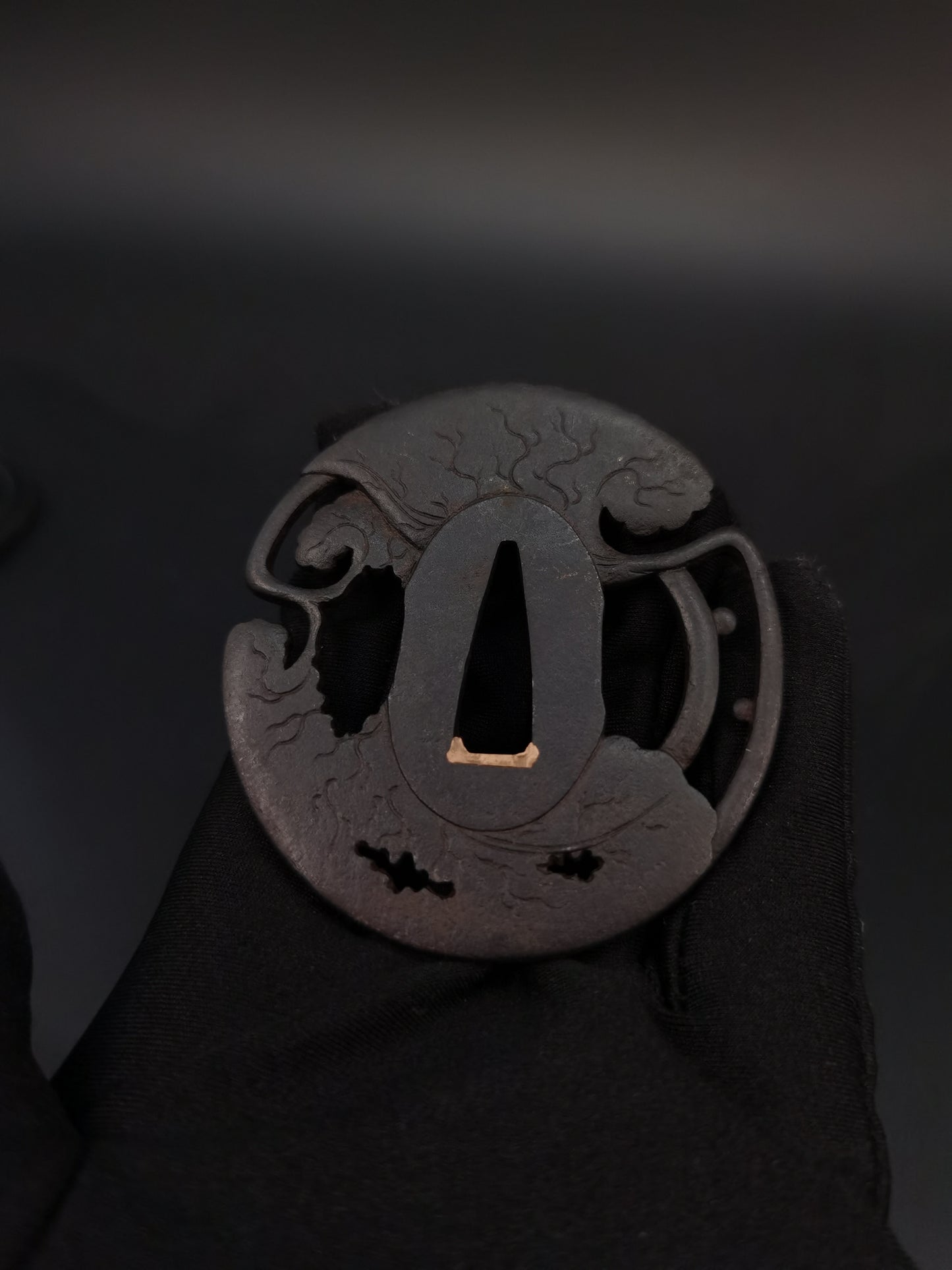 Japanese Leaves Pattern Tsuba for Wakzaishi Edo Period Antique A176