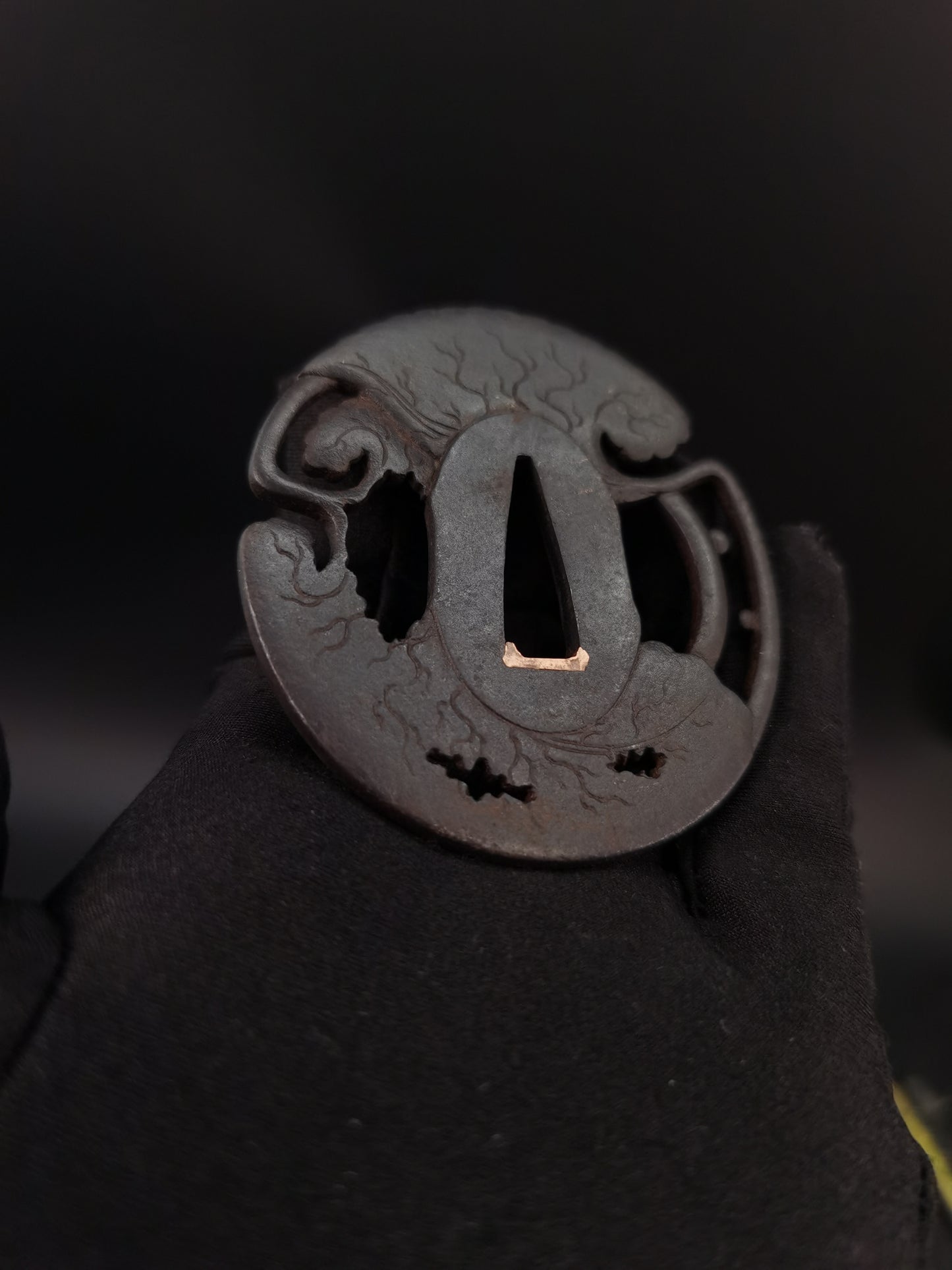 Japanese Leaves Pattern Tsuba for Wakzaishi Edo Period Antique A176
