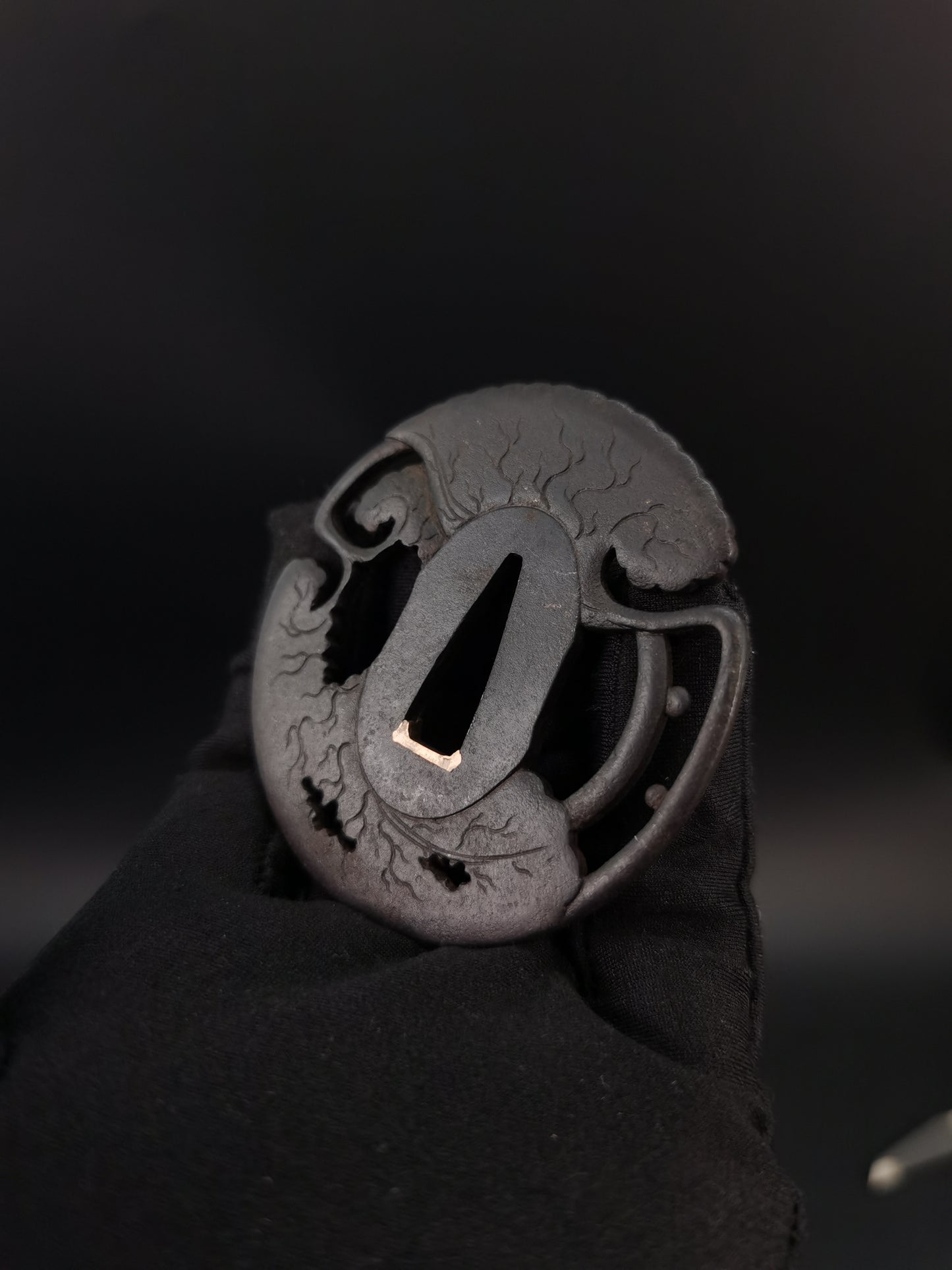 Japanese Leaves Pattern Tsuba for Wakzaishi Edo Period Antique A176