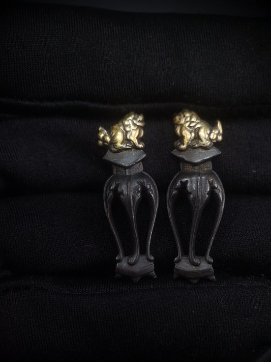 Japanese Type Flower table & small Lion Dog Menuki for wakziashi and Tanto, Y157