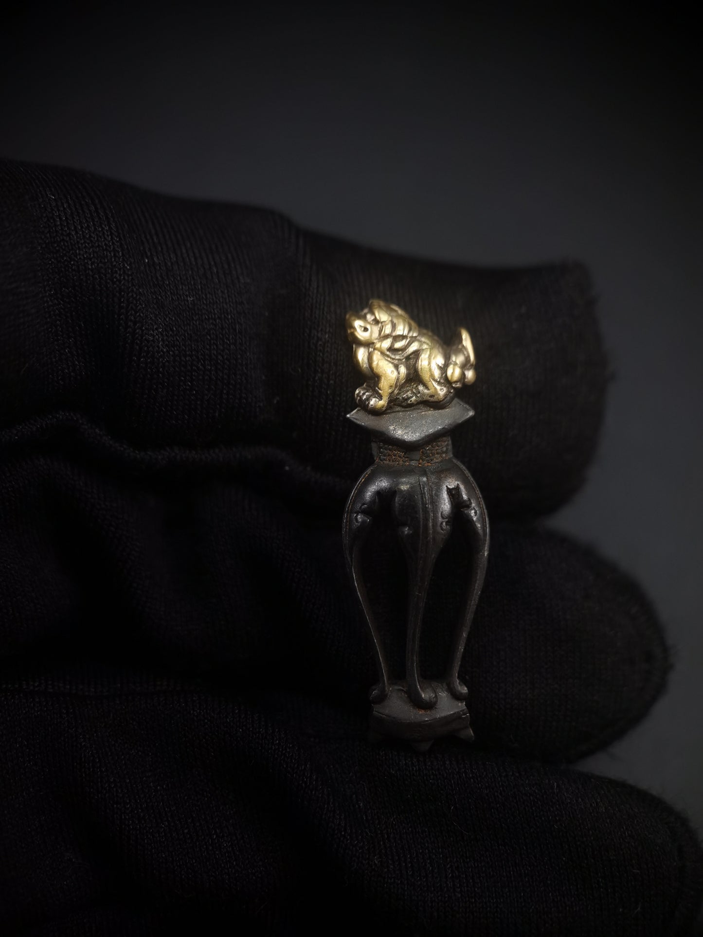 Japanese Type Flower table & small Lion Dog Menuki for wakziashi and Tanto, Y157