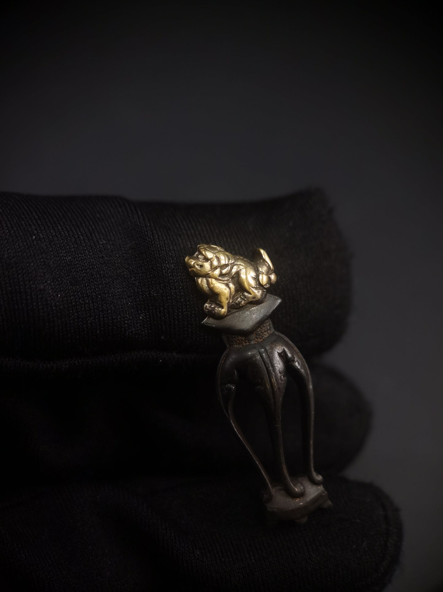 Japanese Type Flower table & small Lion Dog Menuki for wakziashi and Tanto, Y157