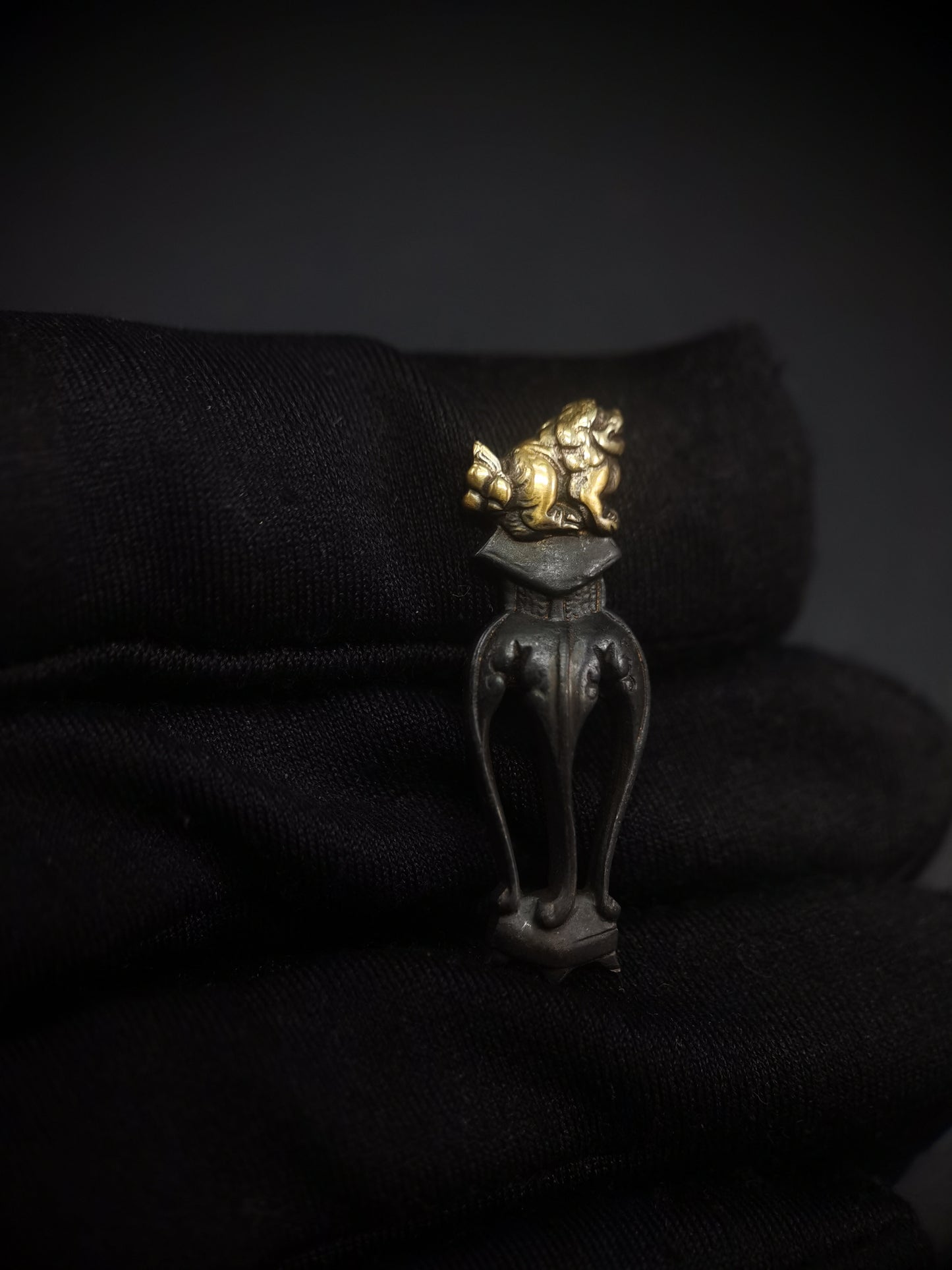 Japanese Type Flower table & small Lion Dog Menuki for wakziashi and Tanto, Y157