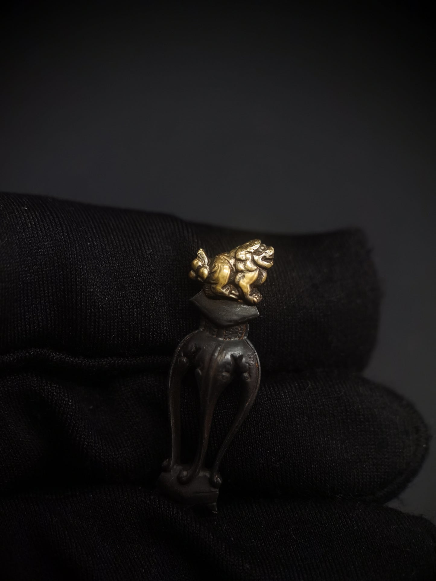 Japanese Type Flower table & small Lion Dog Menuki for wakziashi and Tanto, Y157