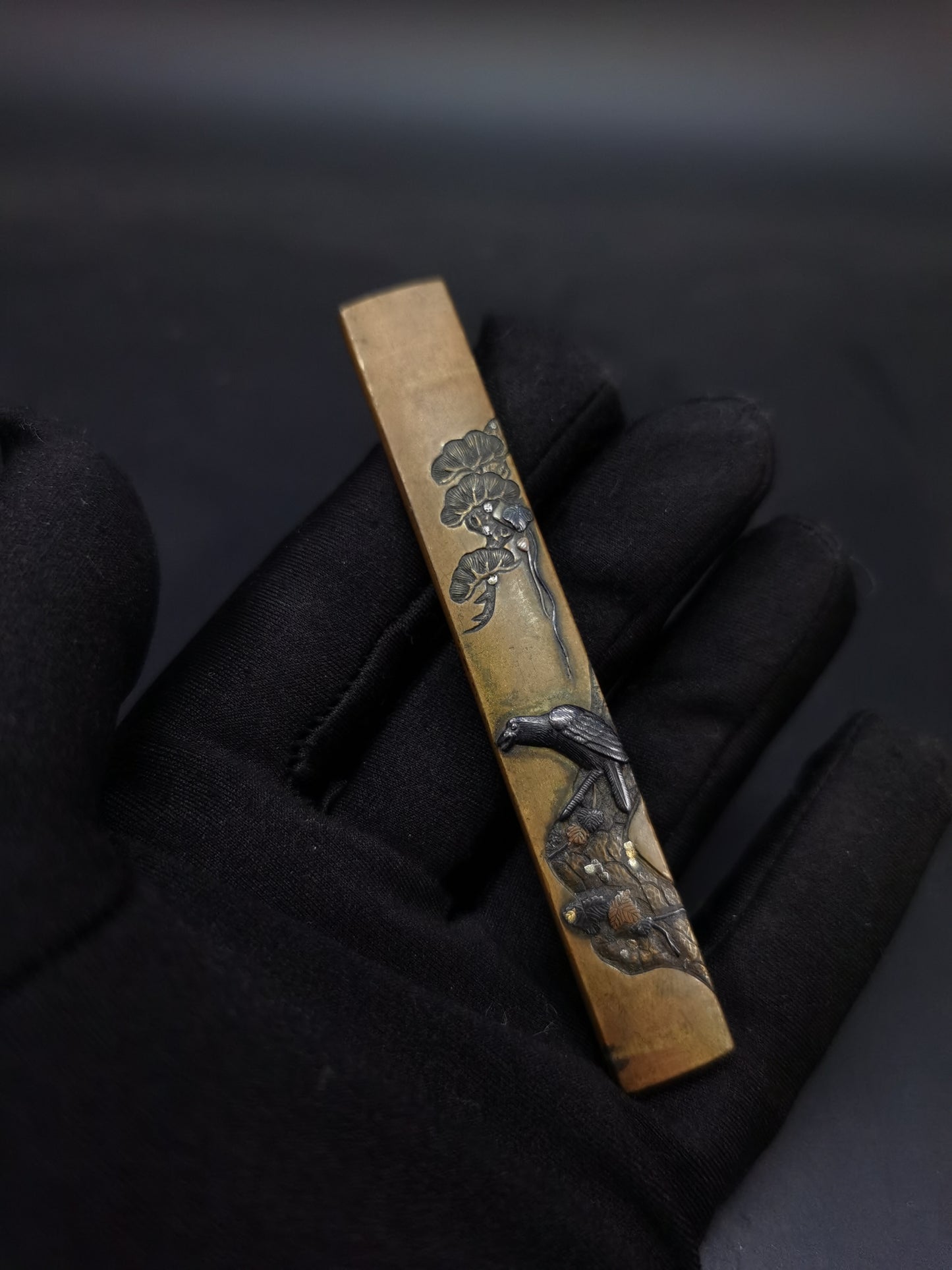 Japanese Hawk & Pine Pattern Kozuka for wakziashi and tanto Edo period antique D106