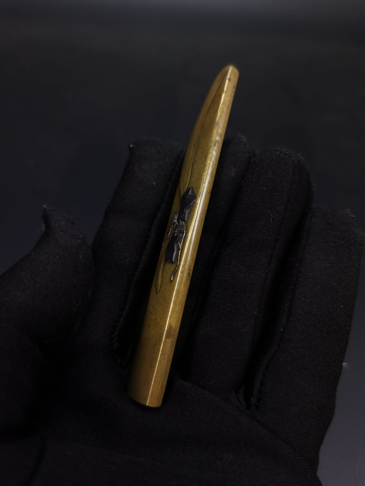 Japanese Legume Pod Pattern Kozuka for wakziashi and tanto Edo period antique D108