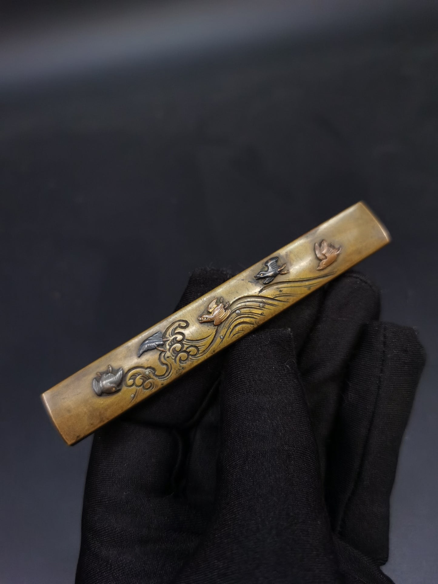 Japanese Waves and Plovers Pattern Kozuka for wakziashi and tanto Edo period antique D109