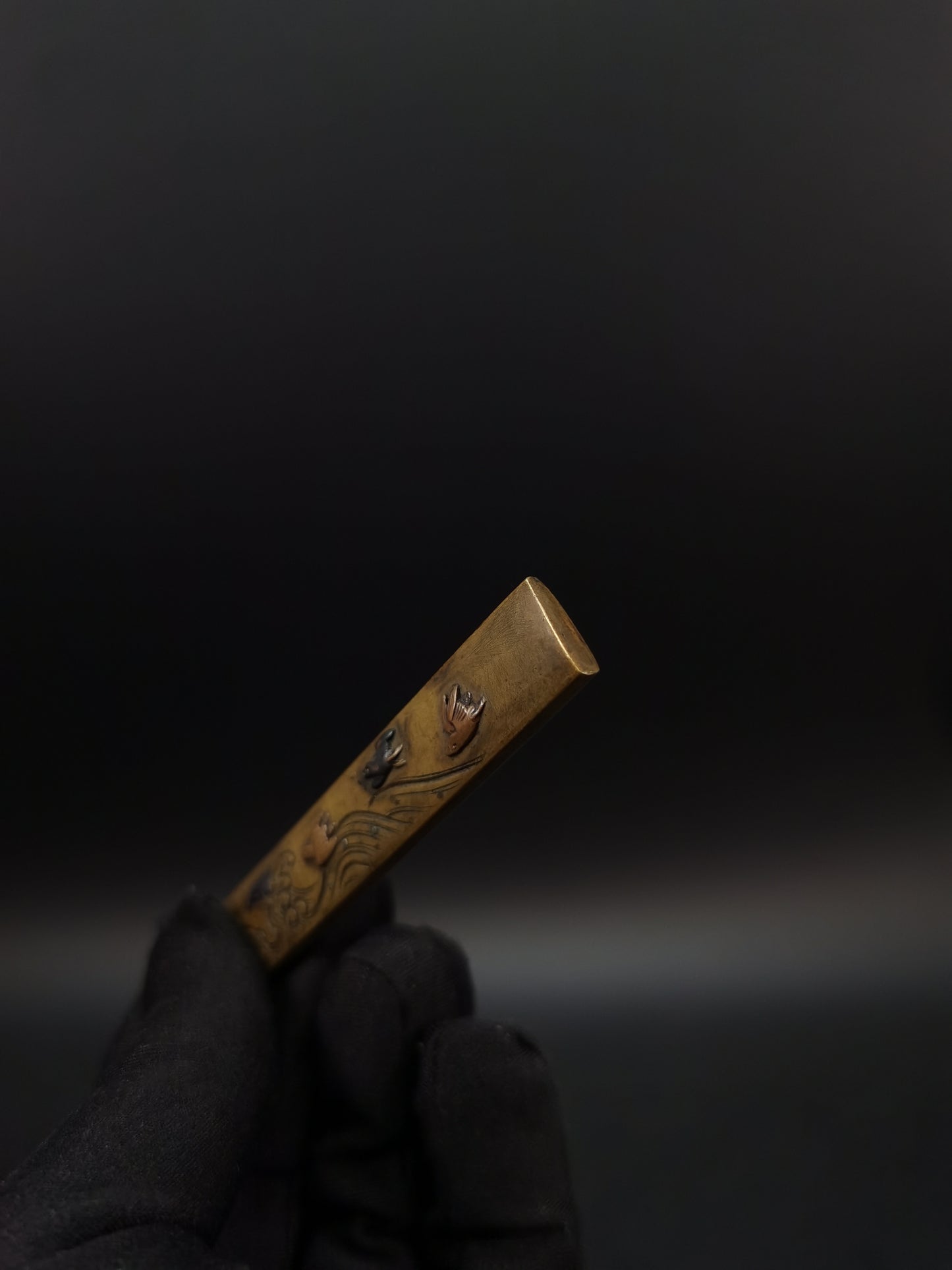 Japanese Waves and Plovers Pattern Kozuka for wakziashi and tanto Edo period antique D109