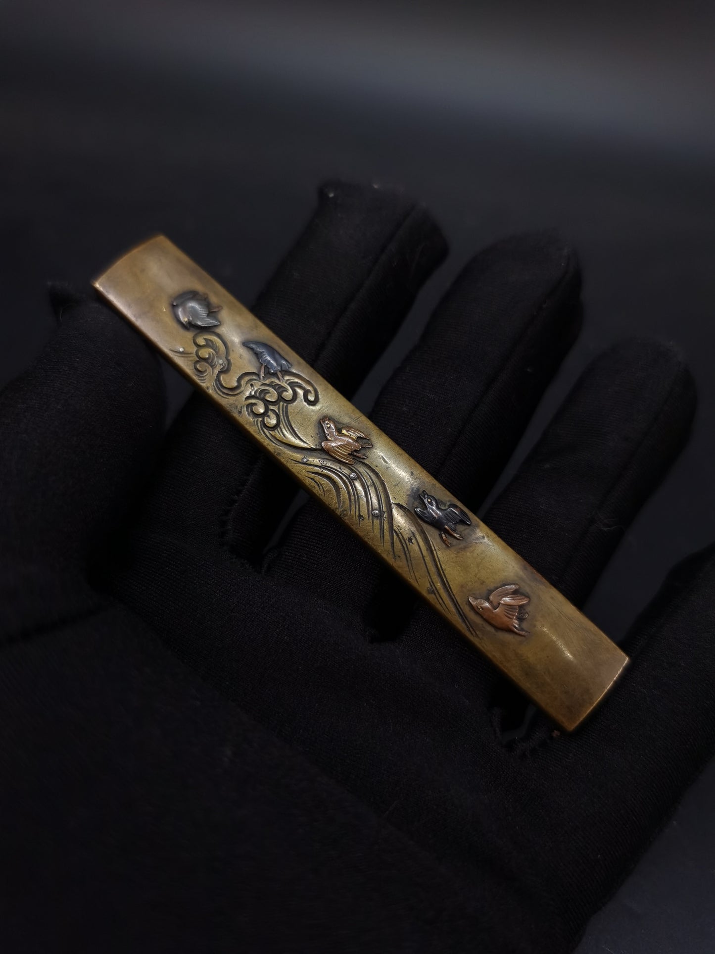 Japanese Waves and Plovers Pattern Kozuka for wakziashi and tanto Edo period antique D109