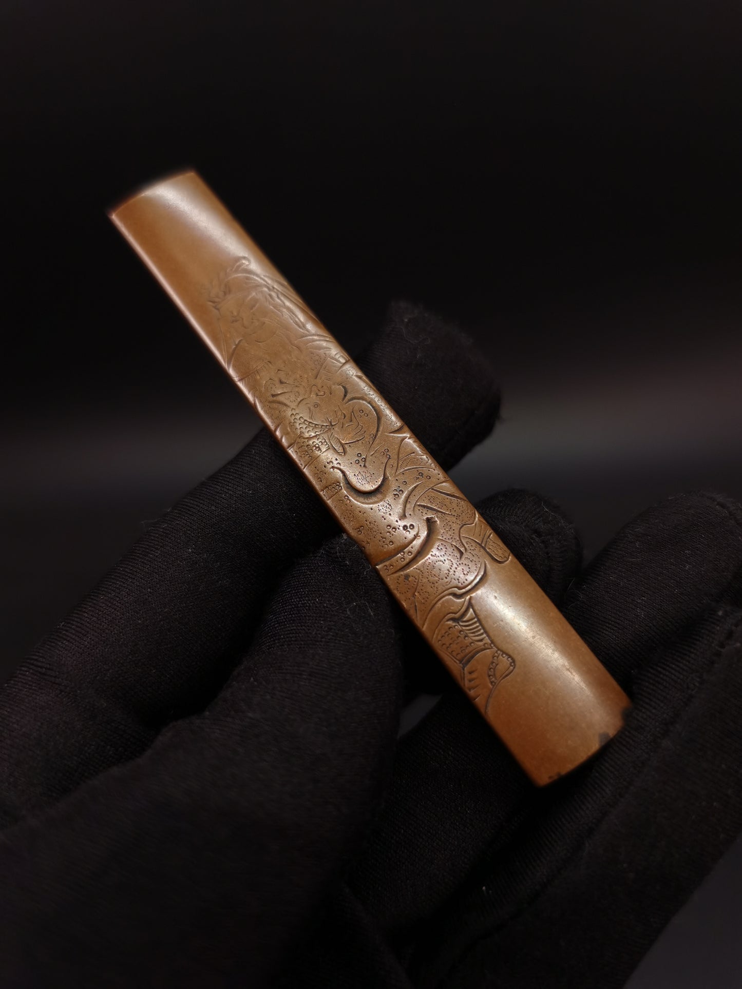 Japanese Guan Yu Defeats Hua Xiong Pattern Kozuka for wakziashi and tanto Edo period antique D112