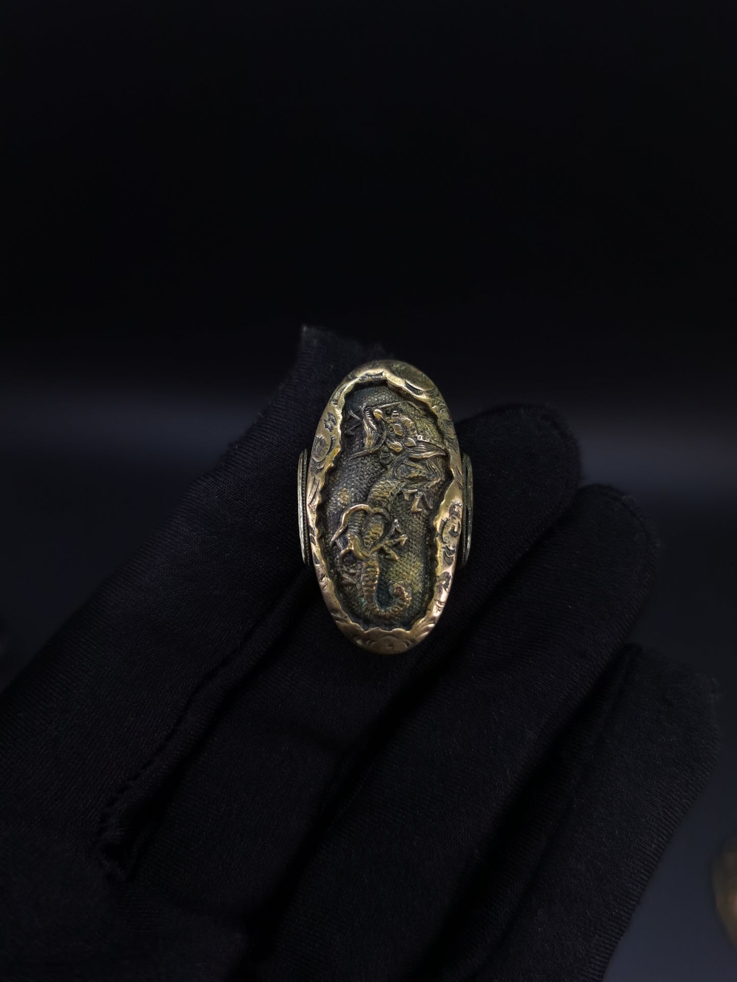 Japanese Dragon Pattern Fuchi & Kashira for Katana and Wakziashi Edo Period Antique B098