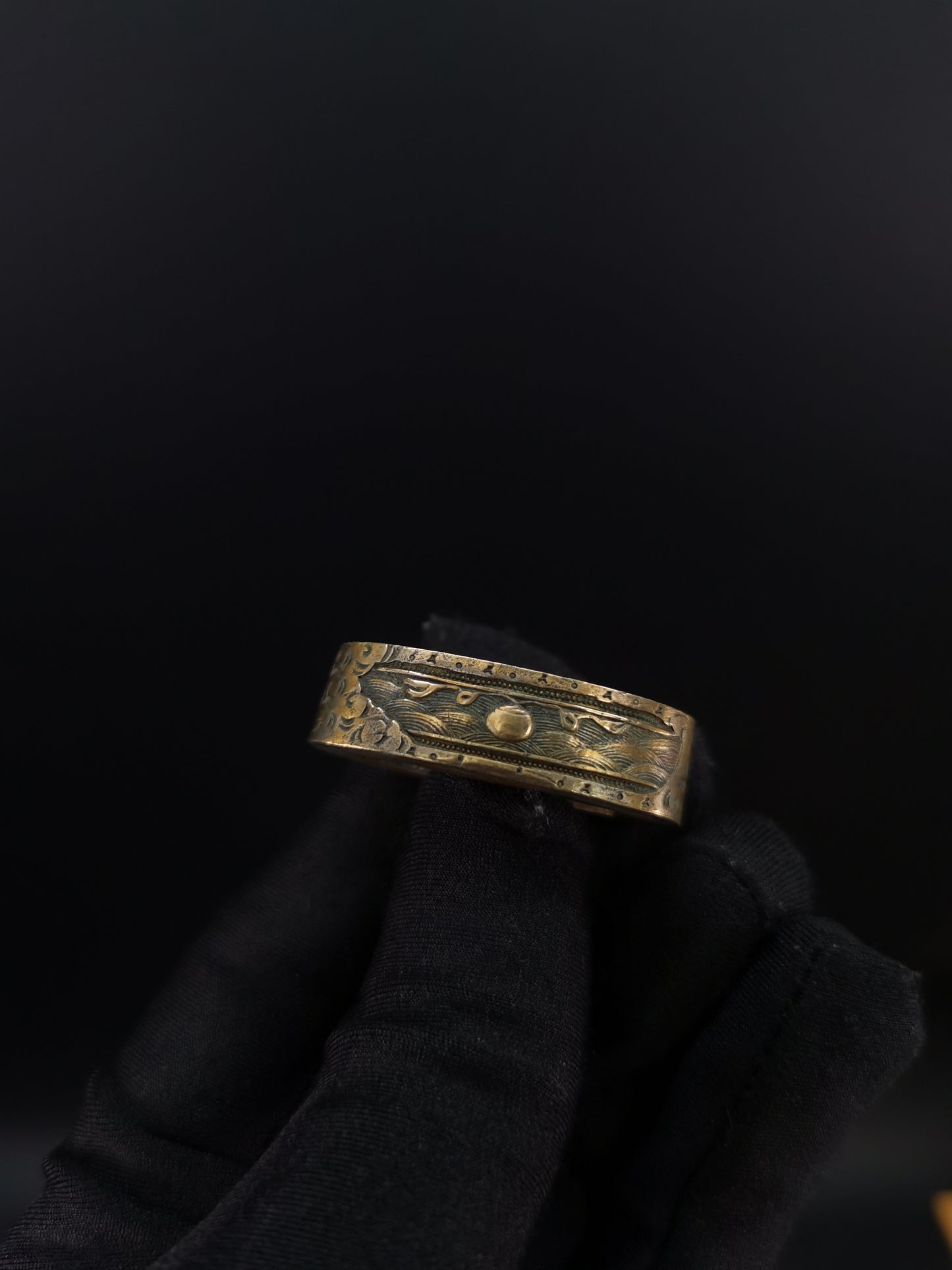 Japanese Dragon Pattern Fuchi & Kashira for Katana and Wakziashi Edo Period Antique B098