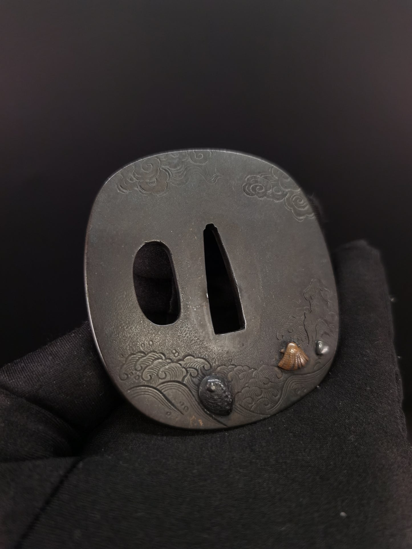 Japanese Wave and Shells Pattern Tsuba for Wakzaishi Edo Period Antique A193