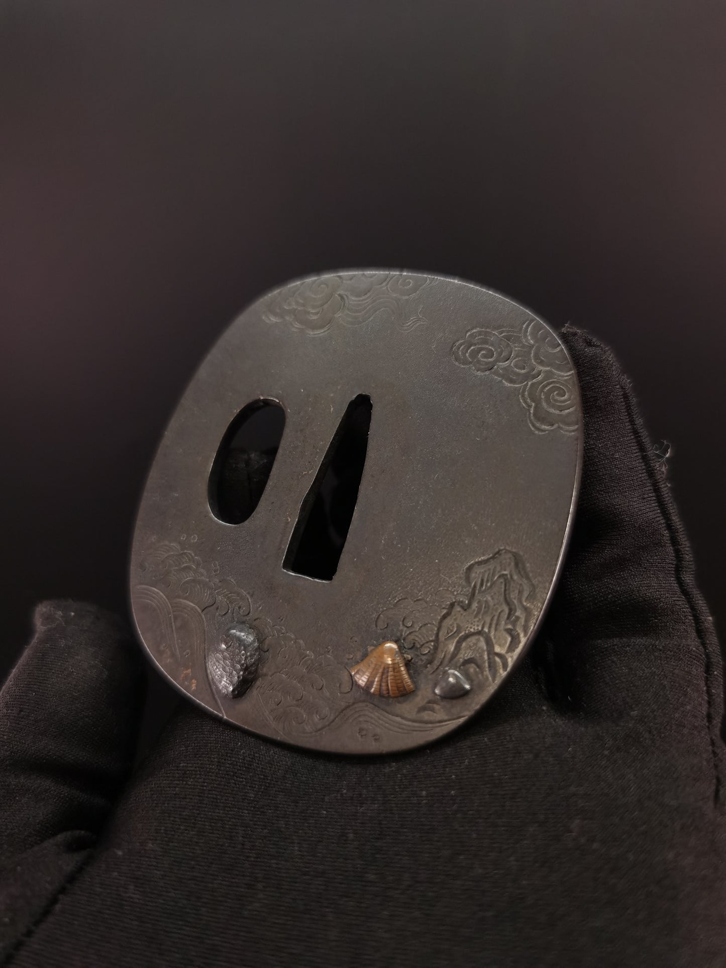Japanese Wave and Shells Pattern Tsuba for Wakzaishi Edo Period Antique A193