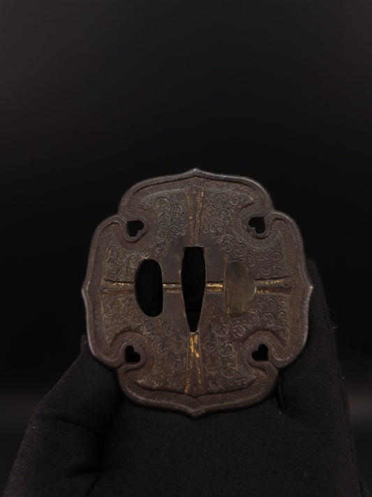 Japanese Curling Grass Pattern Tsuba for Tachi and Hand-tachi Edo Period A194