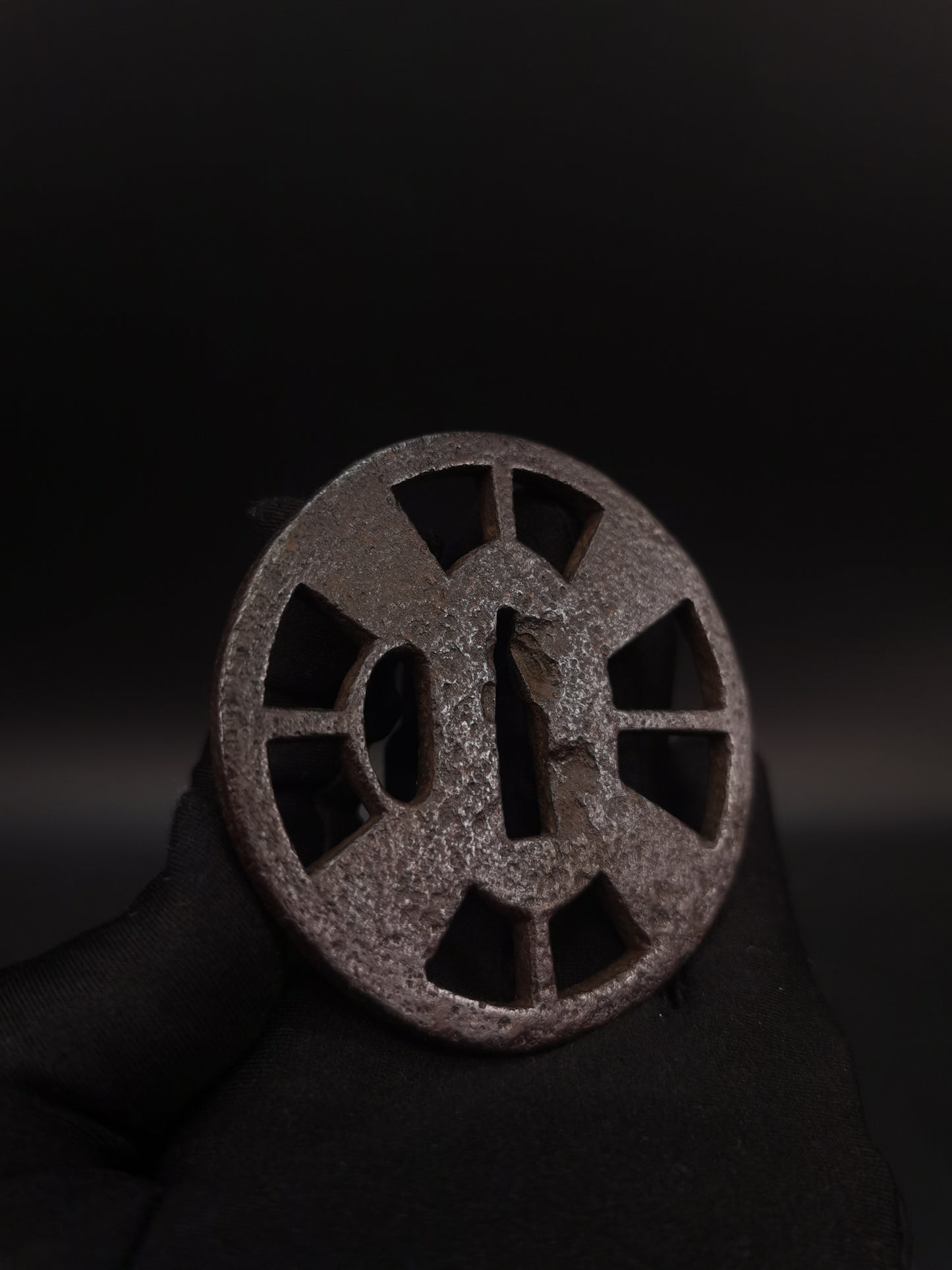 Japanese Wheel Pattern Tsuba for Wakziashi Edo Period Antique A202