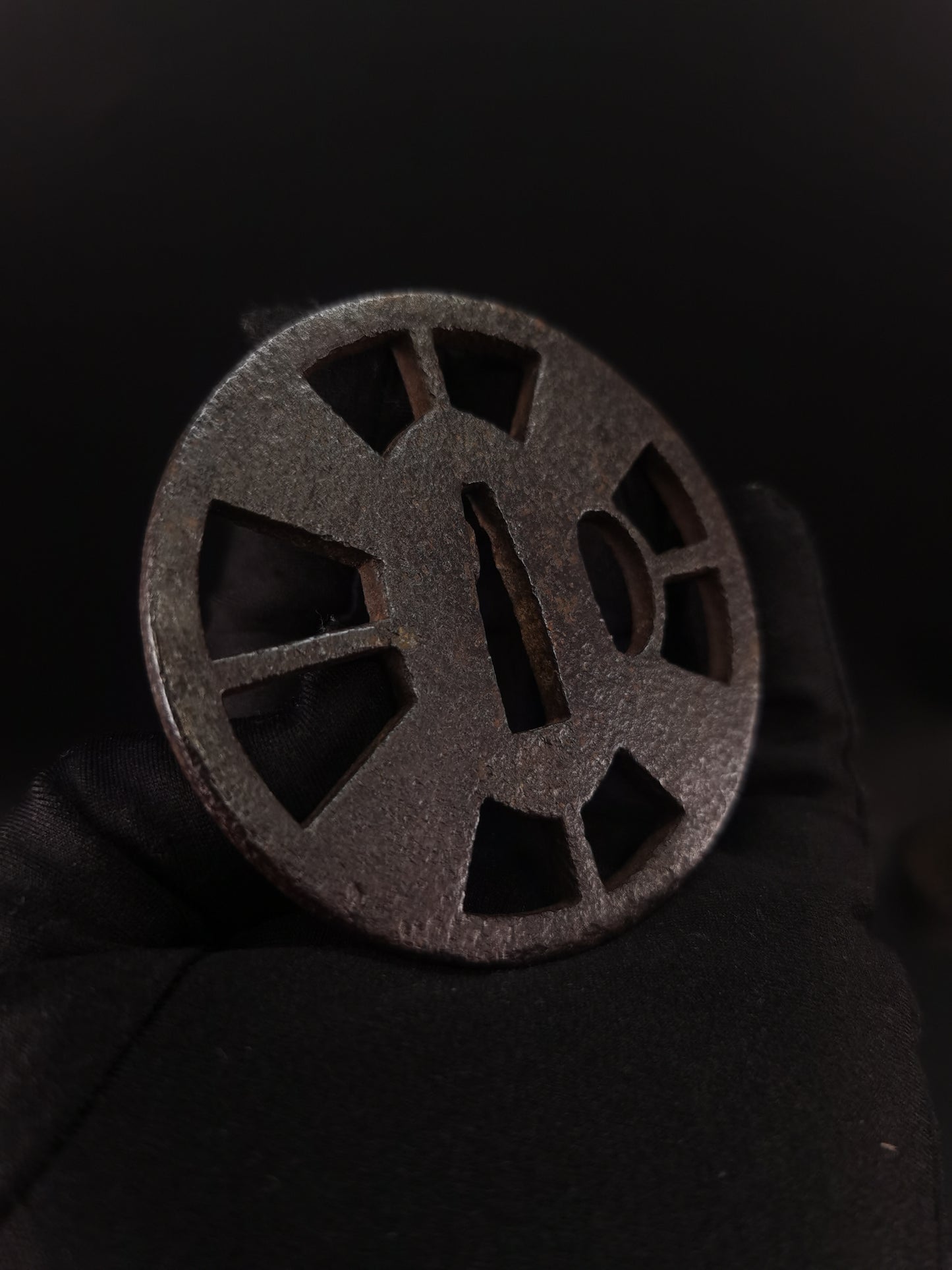 Japanese Wheel Pattern Tsuba for Wakziashi Edo Period Antique A202