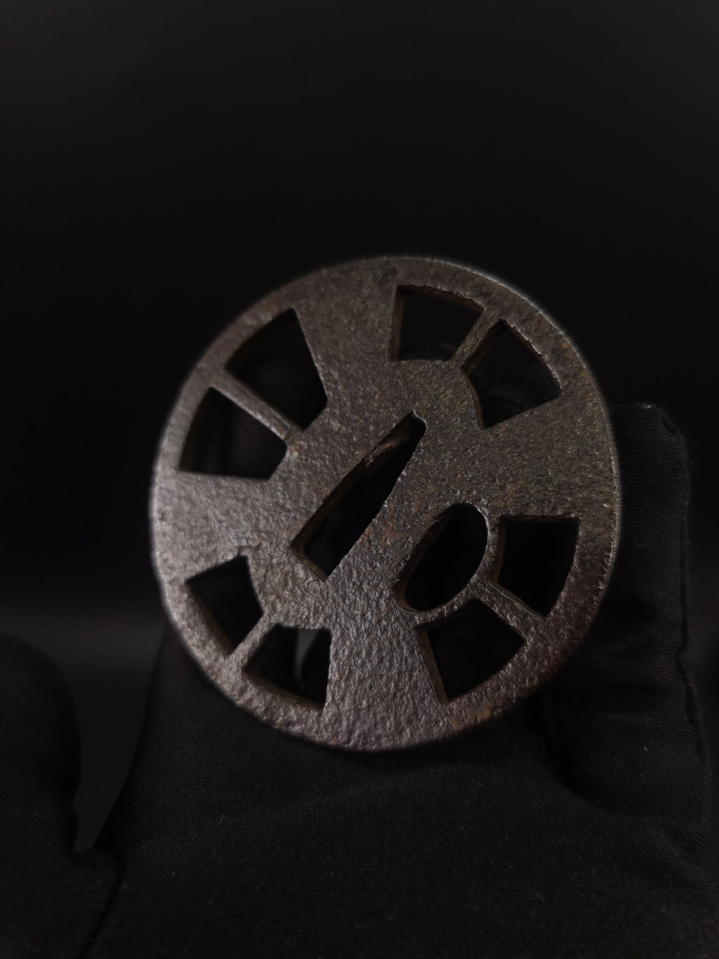 Japanese Wheel Pattern Tsuba for Wakziashi Edo Period Antique A202