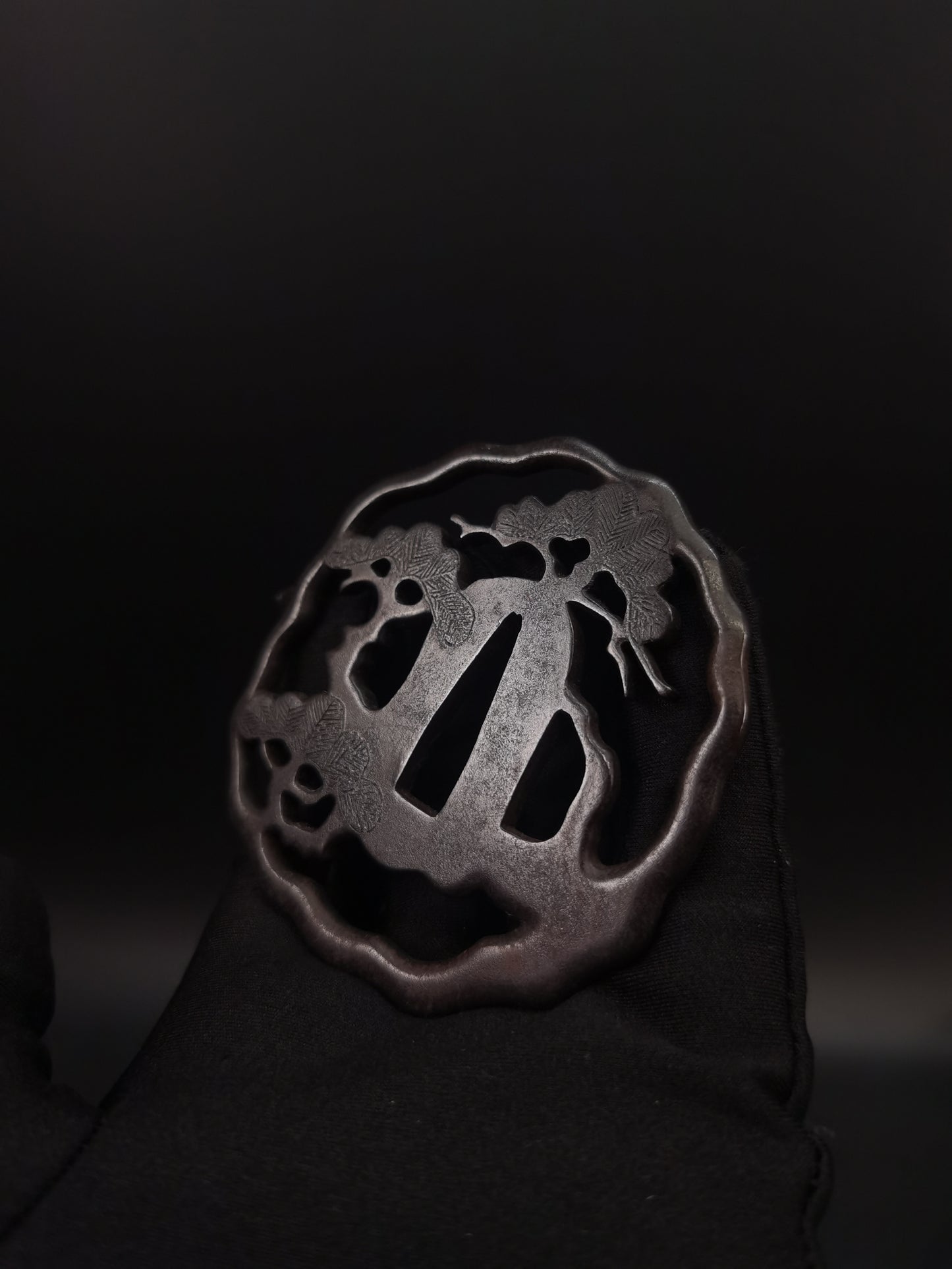 Japanese Pine Tree Tsuba for Katana and Wakziashi Edo Period Antique A213