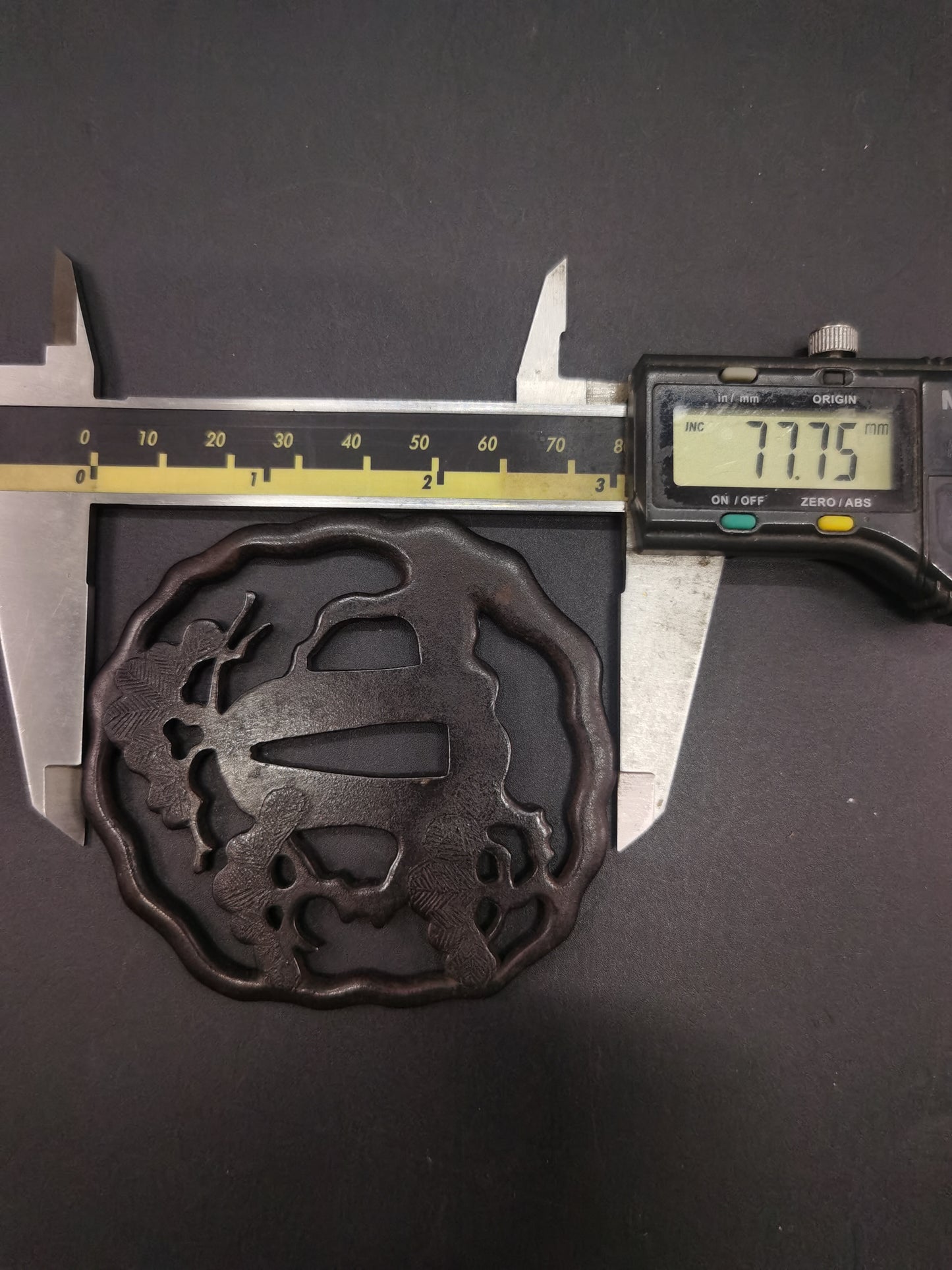 Japanese Pine Tree Tsuba for Katana and Wakziashi Edo Period Antique A213