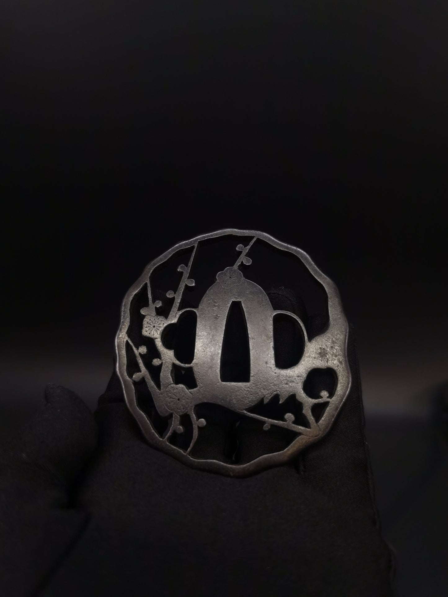 Japanese Plum tree Pattern Tsuba for Katana and Wakziashi Edo Period Antique A214
