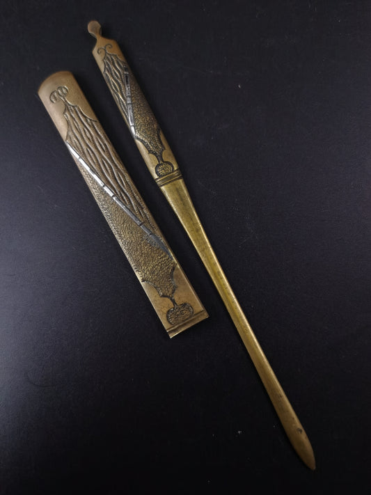 Japanese Brass Ground Matsushiro Design, Kozuka & Kogai Two-piece Set for wakziashi and tanto Edo period antique D129