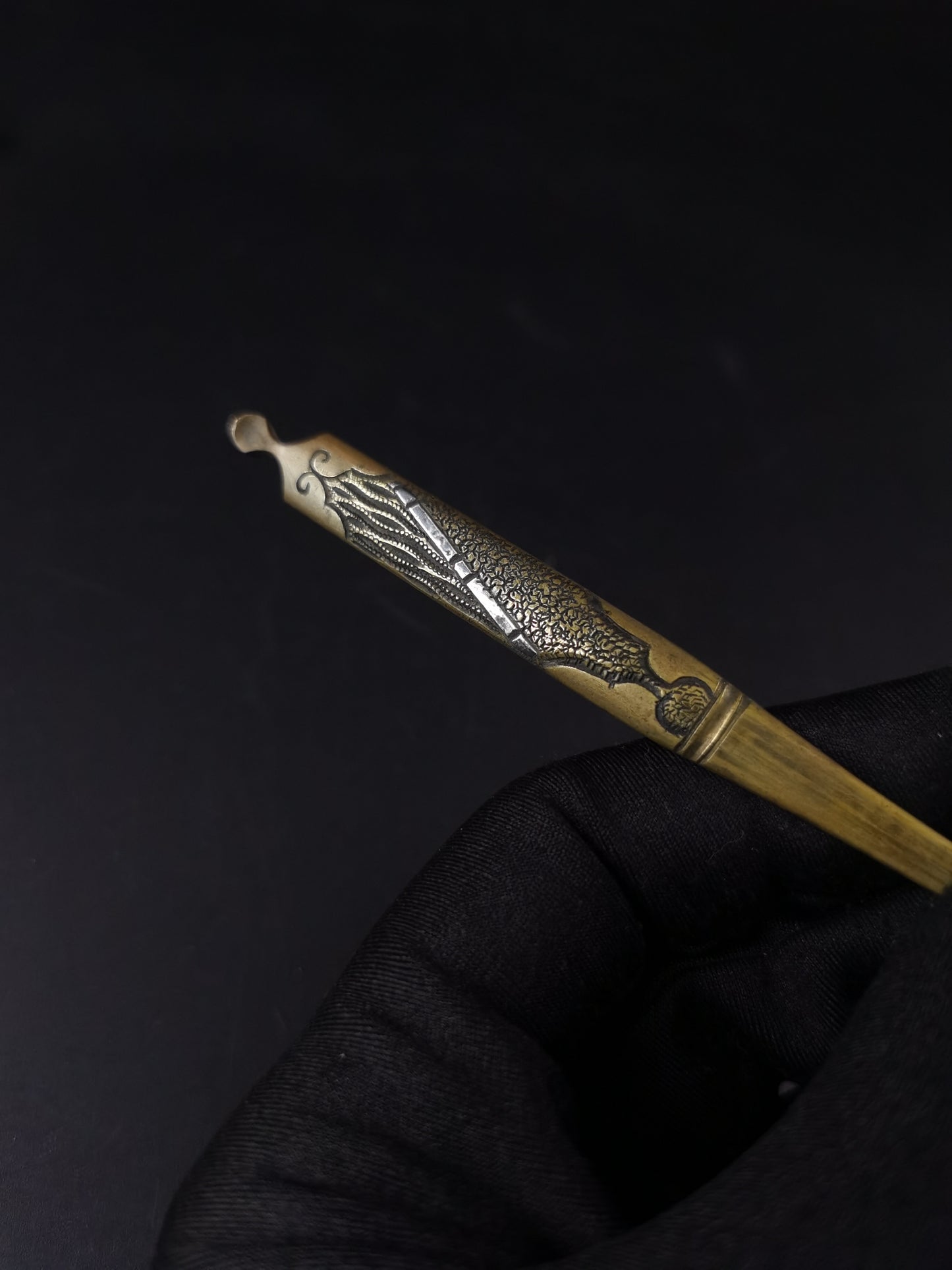 Japanese Brass Ground Matsushiro Design, Kozuka & Kogai Two-piece Set for wakziashi and tanto Edo period antique D129