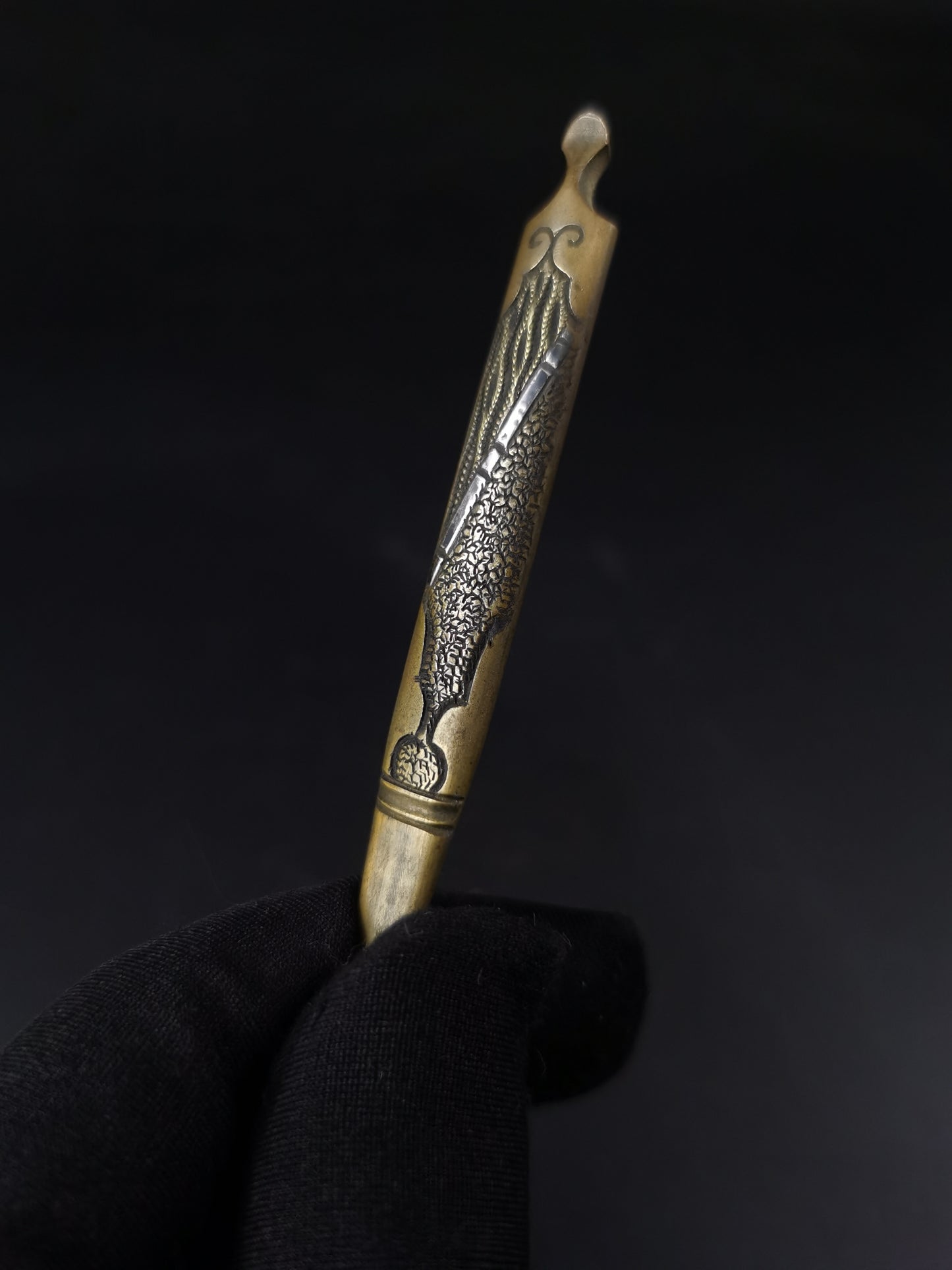 Japanese Brass Ground Matsushiro Design, Kozuka & Kogai Two-piece Set for wakziashi and tanto Edo period antique D129
