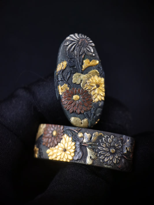 Japanese Chrysanthemum Fuchi & Kashira for Katana and Wakziashi Edo Period Antique B102