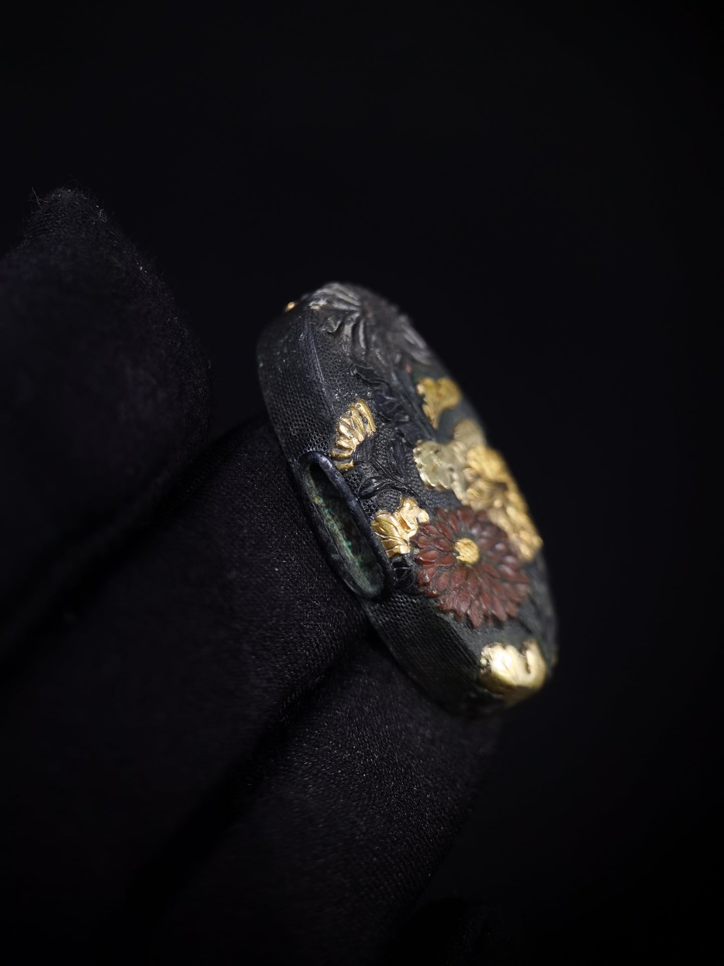 Japanese Chrysanthemum Fuchi & Kashira for Katana and Wakziashi Edo Period Antique B102
