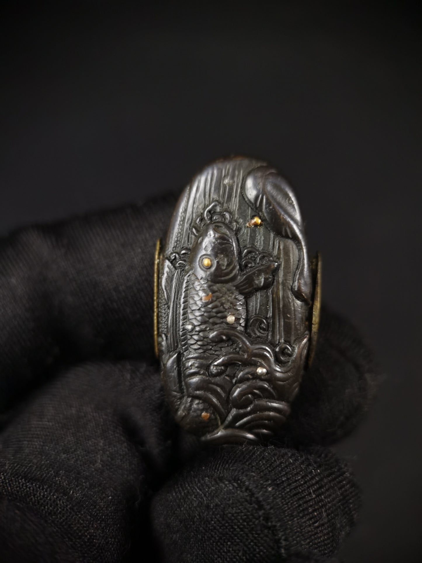 Japanese Wave carp Fuchi & Kashira for Katana and Wakziashi Edo Period Antique B103