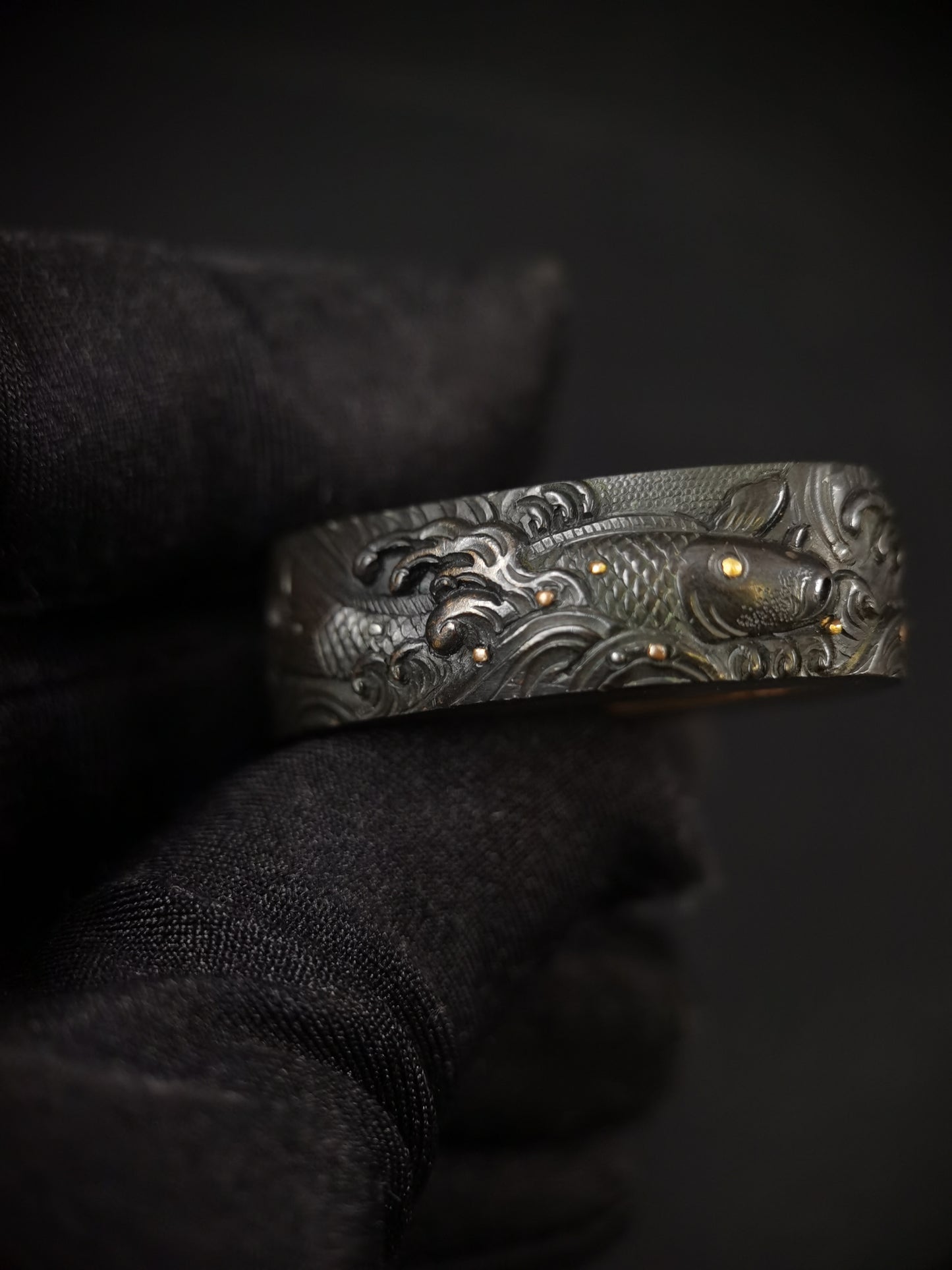 Japanese Wave carp Fuchi & Kashira for Katana and Wakziashi Edo Period Antique B103