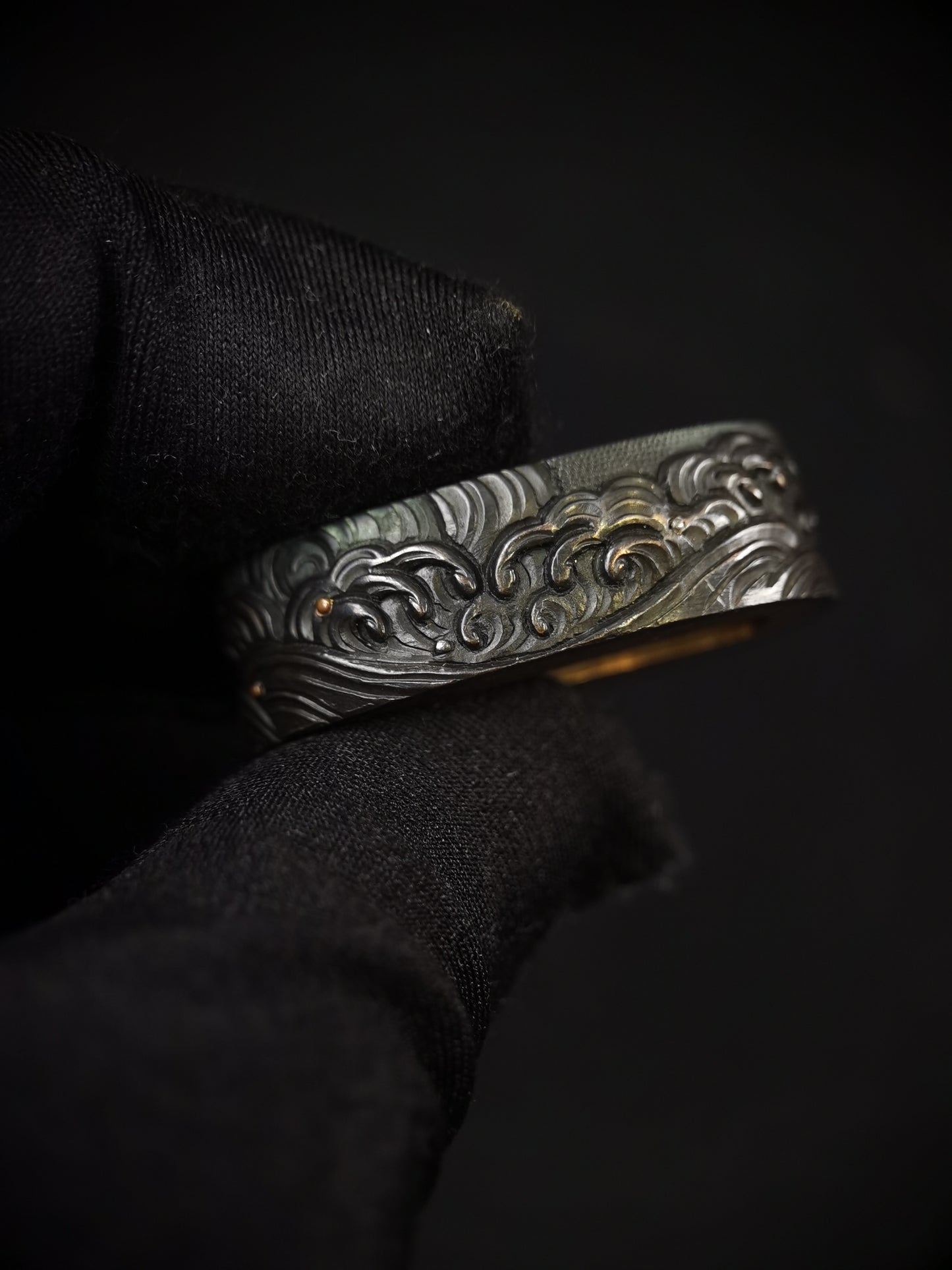 Japanese Wave carp Fuchi & Kashira for Katana and Wakziashi Edo Period Antique B103