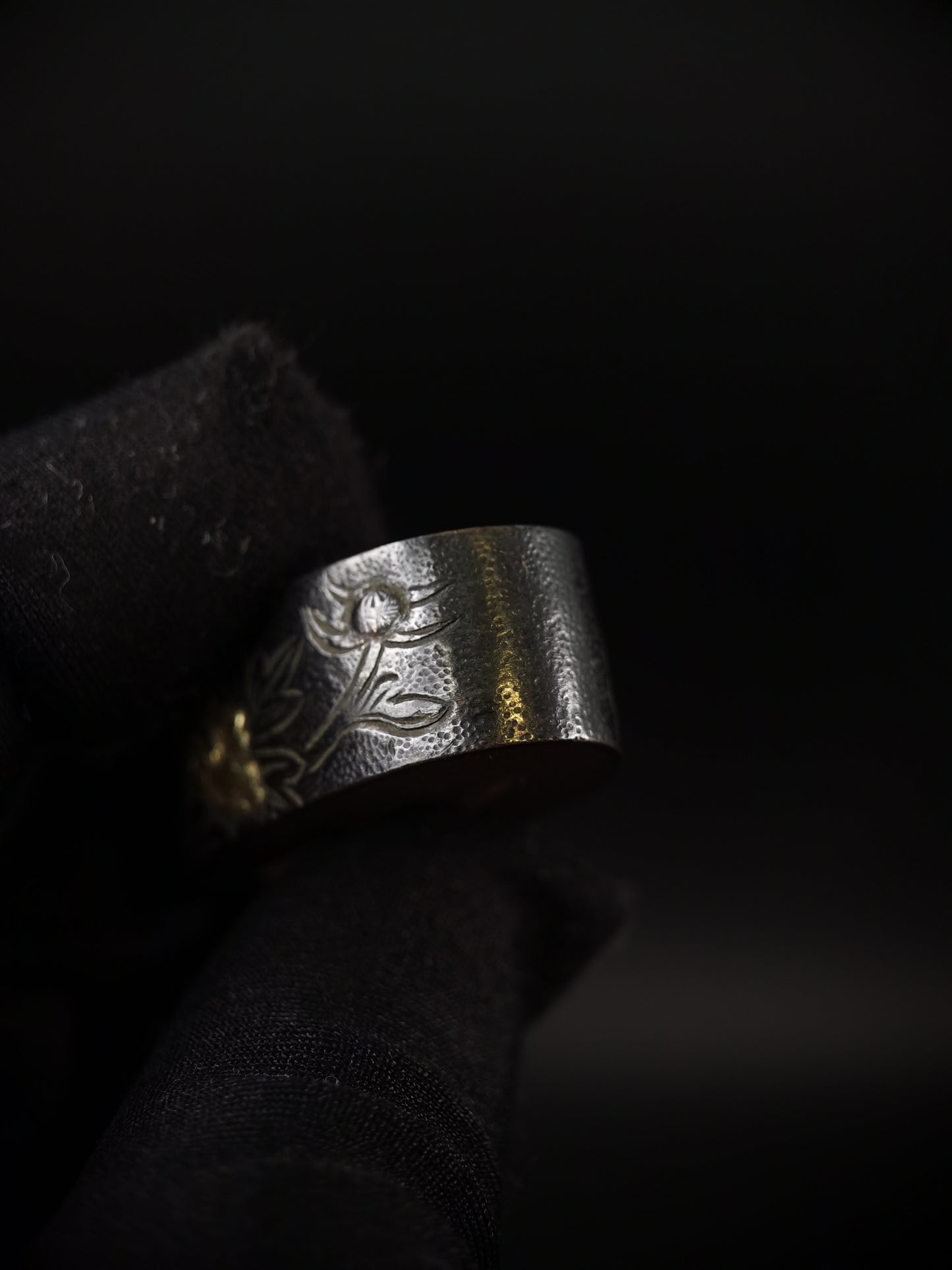 Japanese Peony Fuchi & Kashira for Katana and Wakziashi Edo Period Antique B108