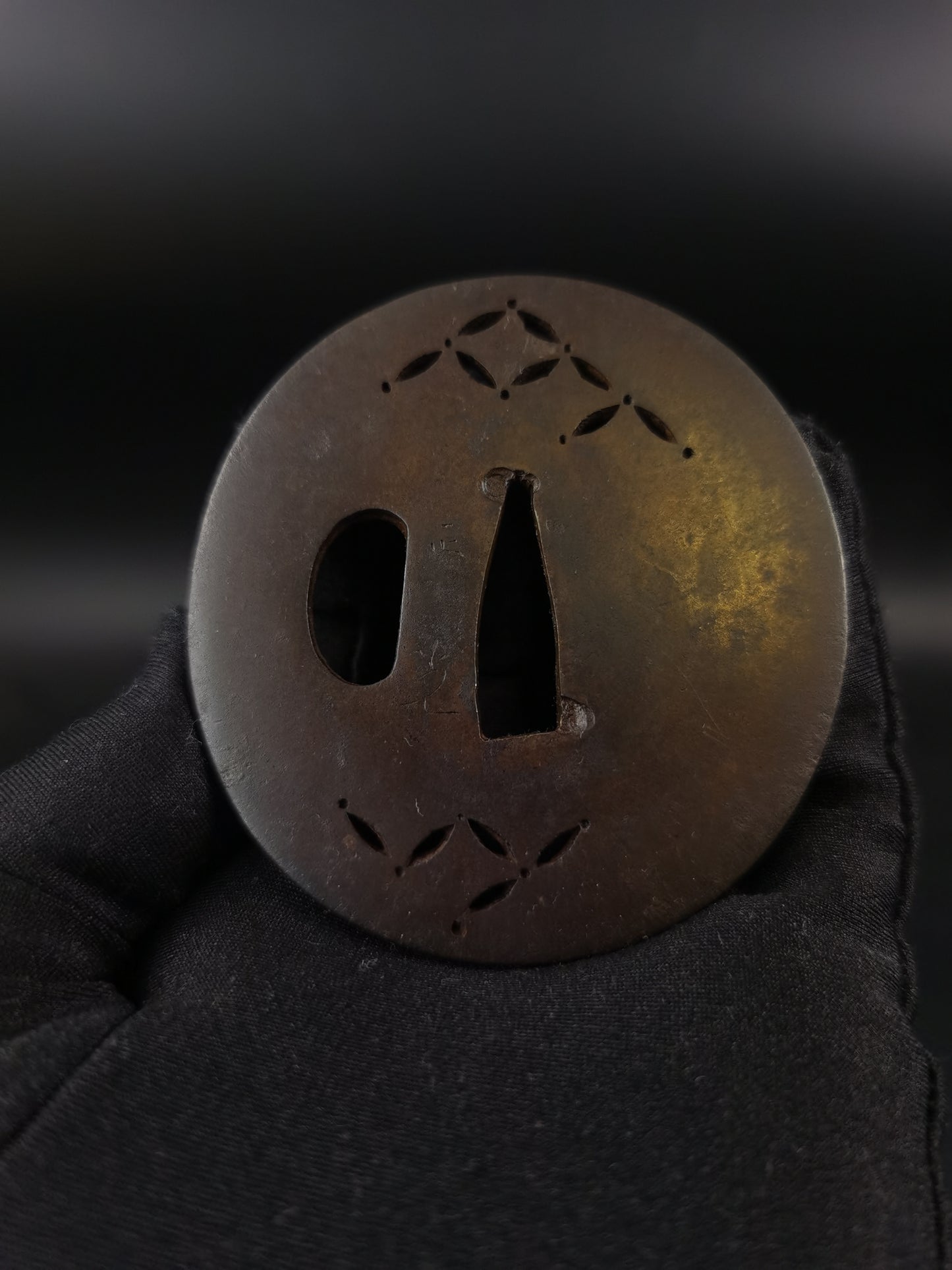 Japanese Ancient Money Pattern Tsuba for Wakziashie Edo Period Antique A244