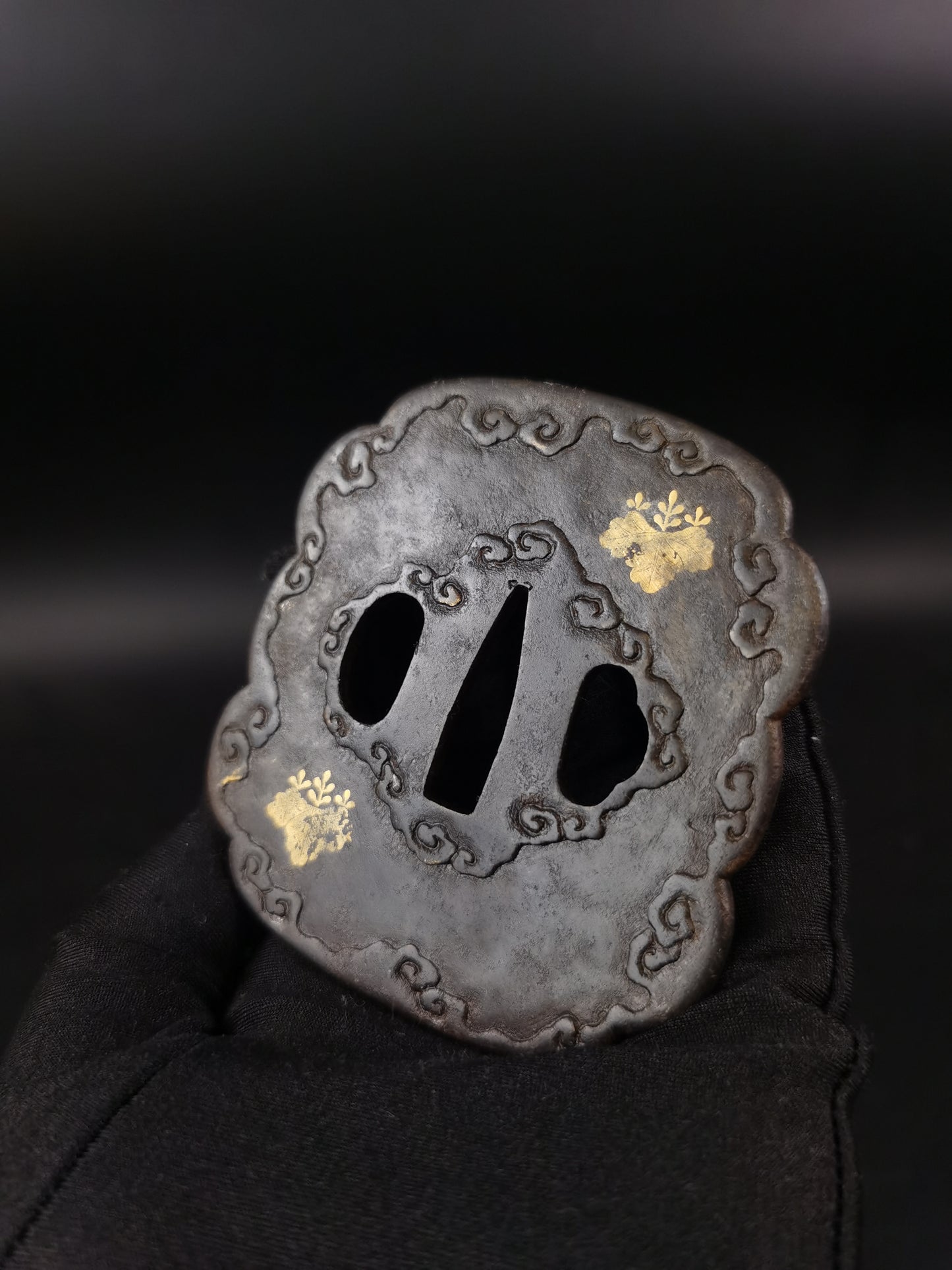 Japanese Kiri Mon Tsuba for Katana and Wakziashi Edo Period Antique A254