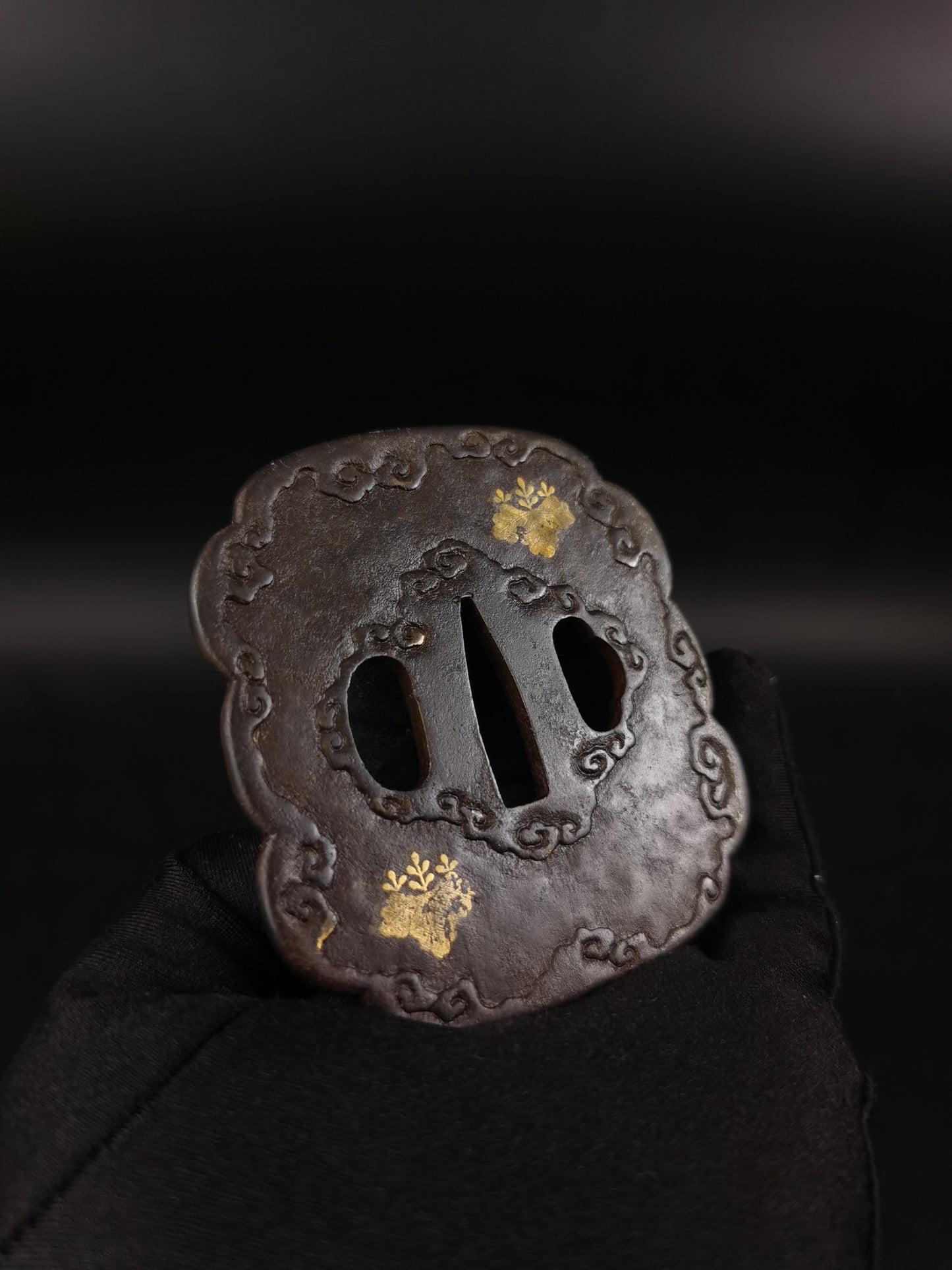 Japanese Kiri Mon Tsuba for Katana and Wakziashi Edo Period Antique A254