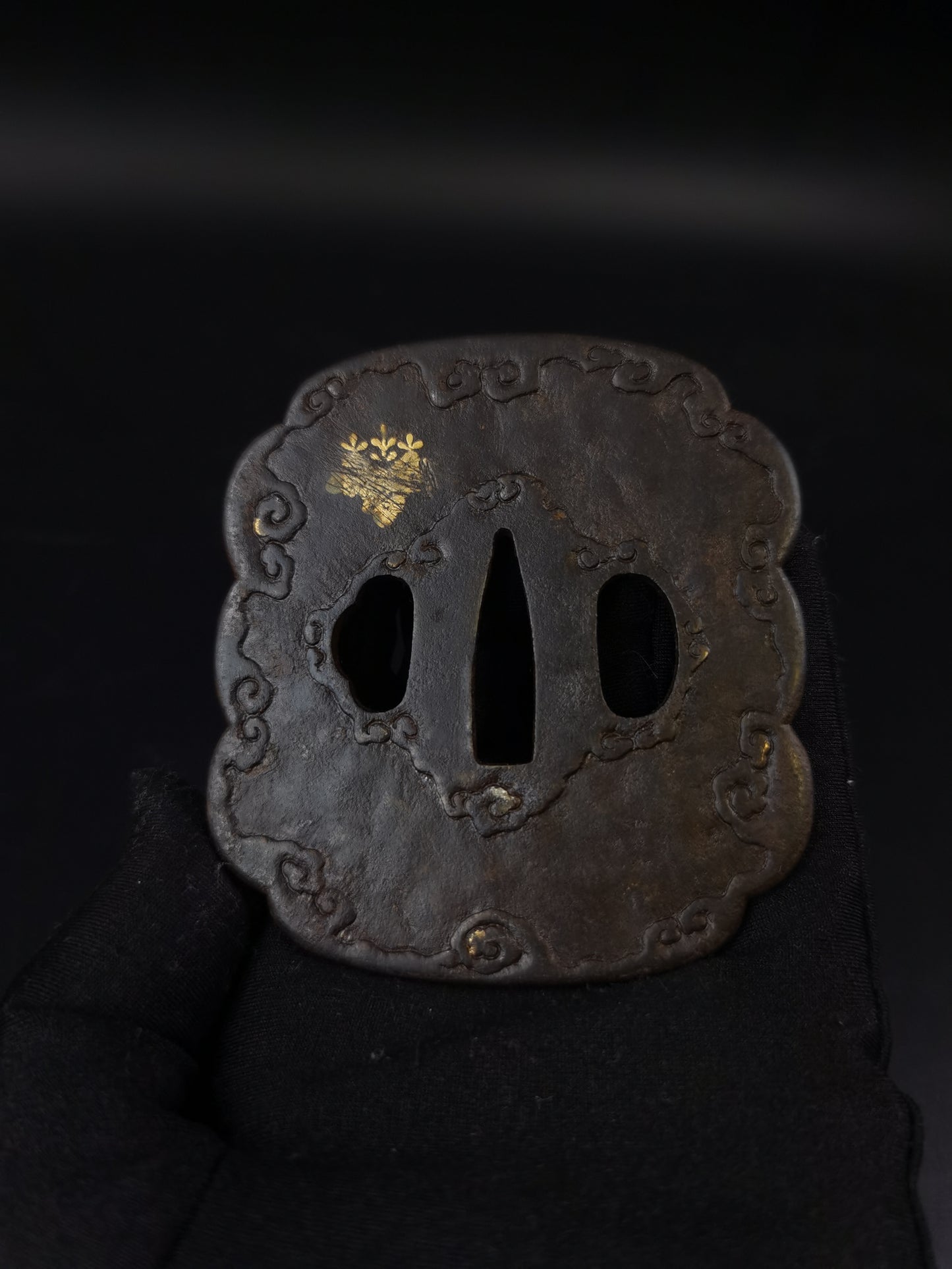 Japanese Kiri Mon Tsuba for Katana and Wakziashi Edo Period Antique A254