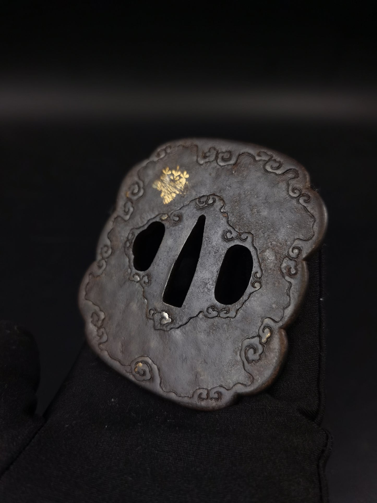 Japanese Kiri Mon Tsuba for Katana and Wakziashi Edo Period Antique A254