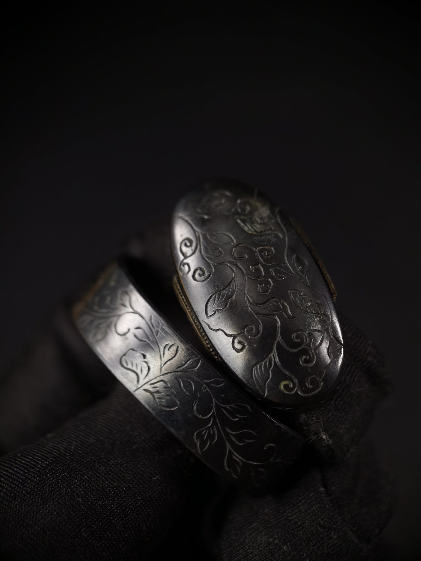 Japanese Type Curling Grass Fuchi & Kashira for Katana and Wakziashi Edo Period B114