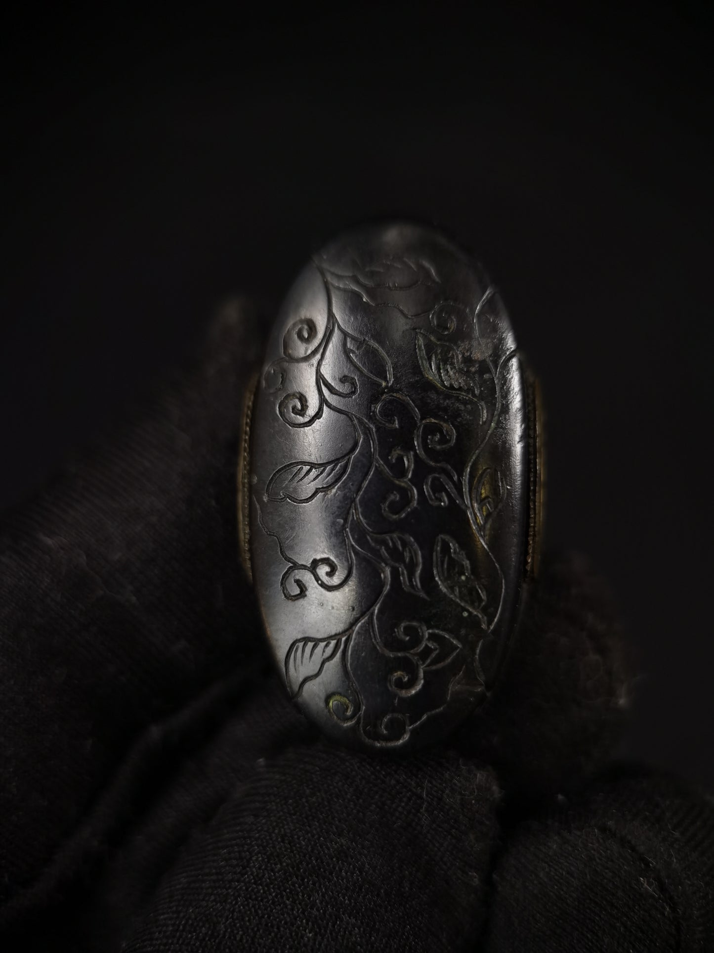 Japanese Type Curling Grass Fuchi & Kashira for Katana and Wakziashi Edo Period B114