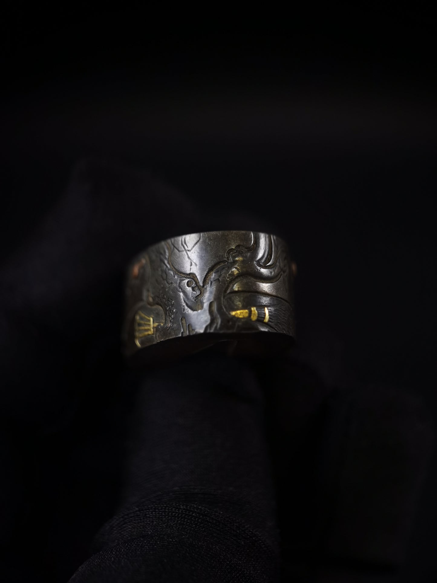 Japanese Pine Tree Pattern Pattern Single Fuchi for Katana Wakziashi Edo Period Antique F166